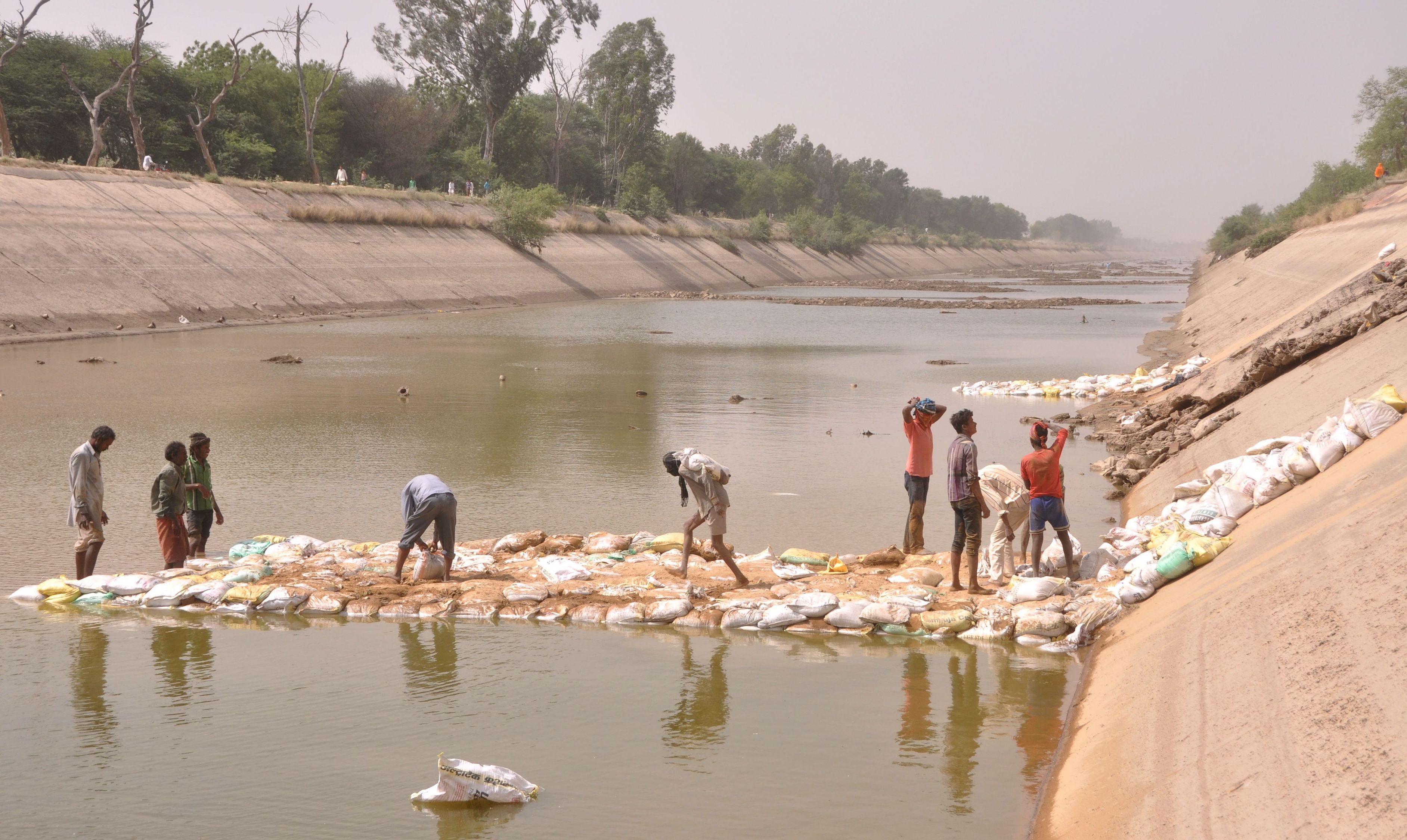 construction of canal in Hanumangarh, death of laborer due to electric current