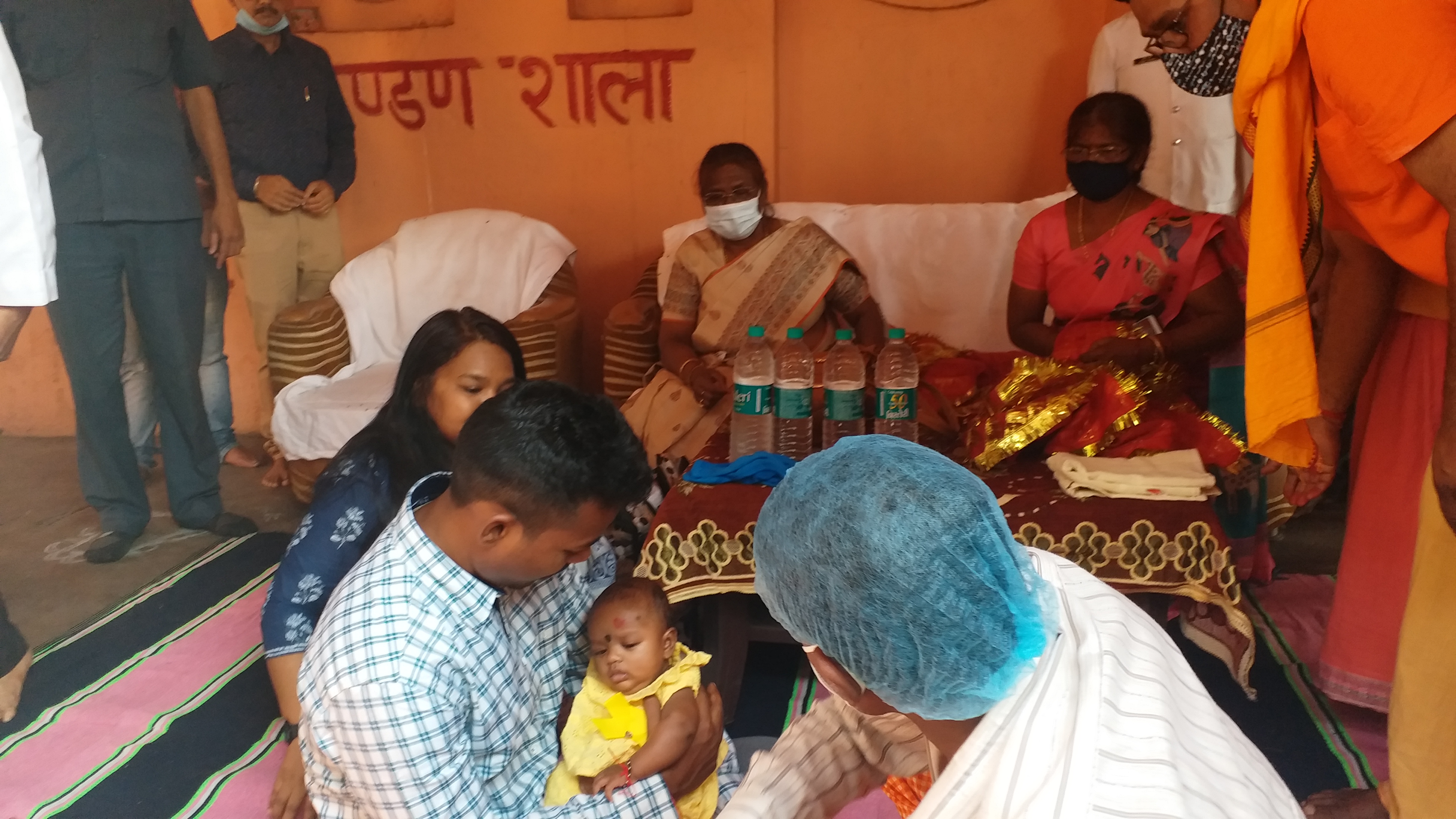 governor-draupadi-murmu-worshipped-in-rajappa-temple-in-ramgargh