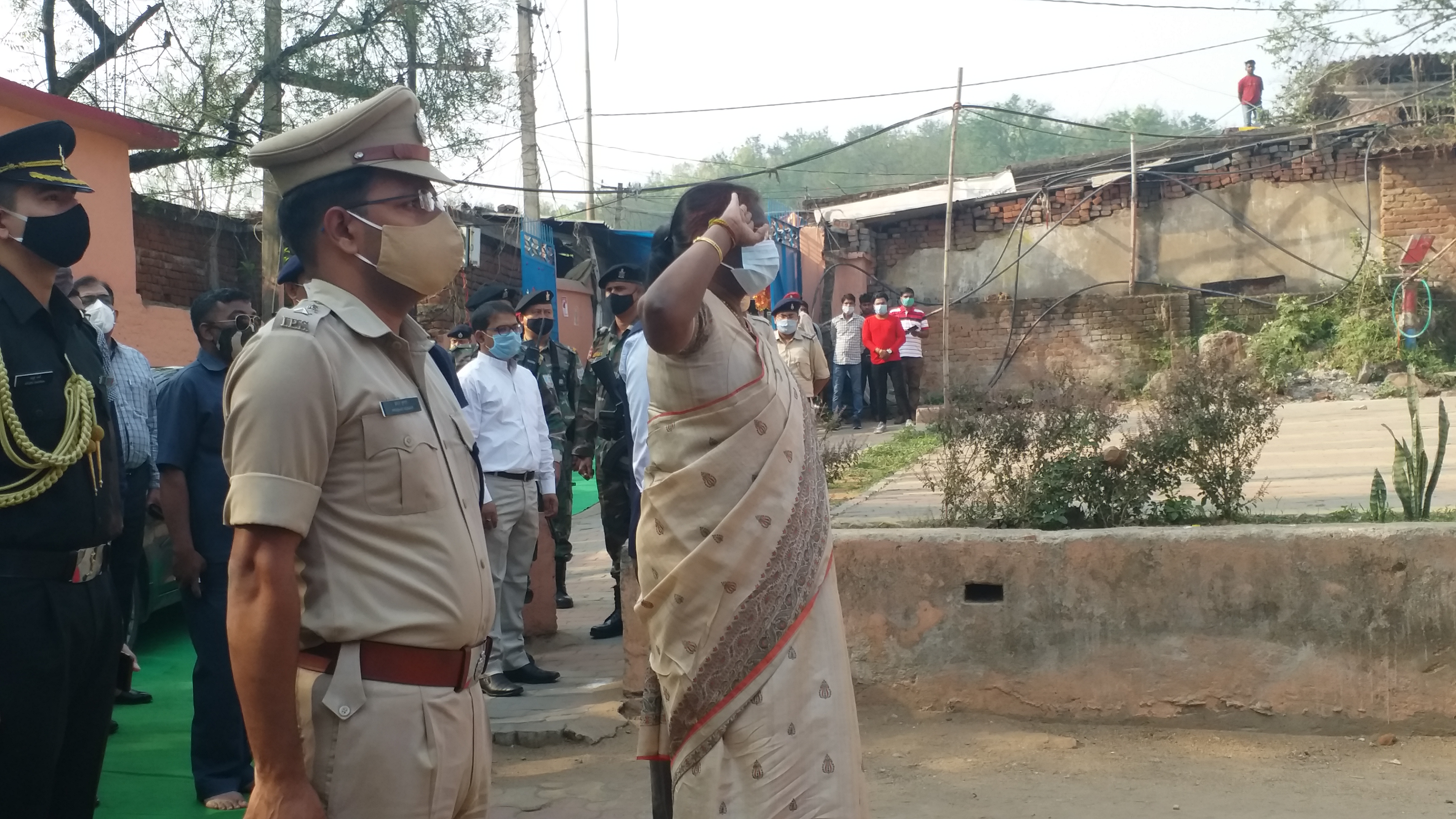 governor-draupadi-murmu-worshipped-in-rajappa-temple-in-ramgargh