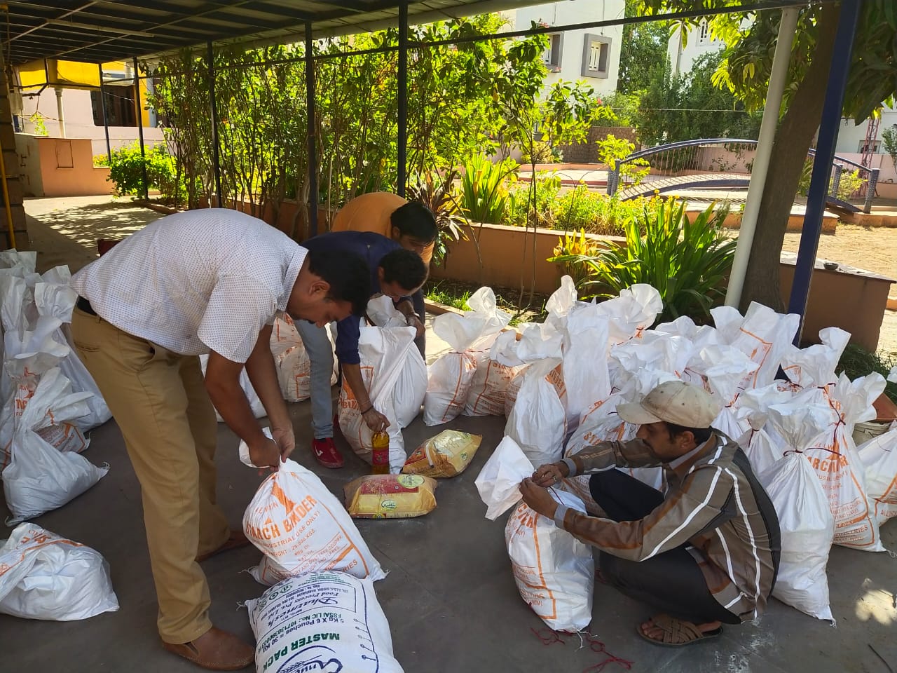 grocery distribution to 300 poor