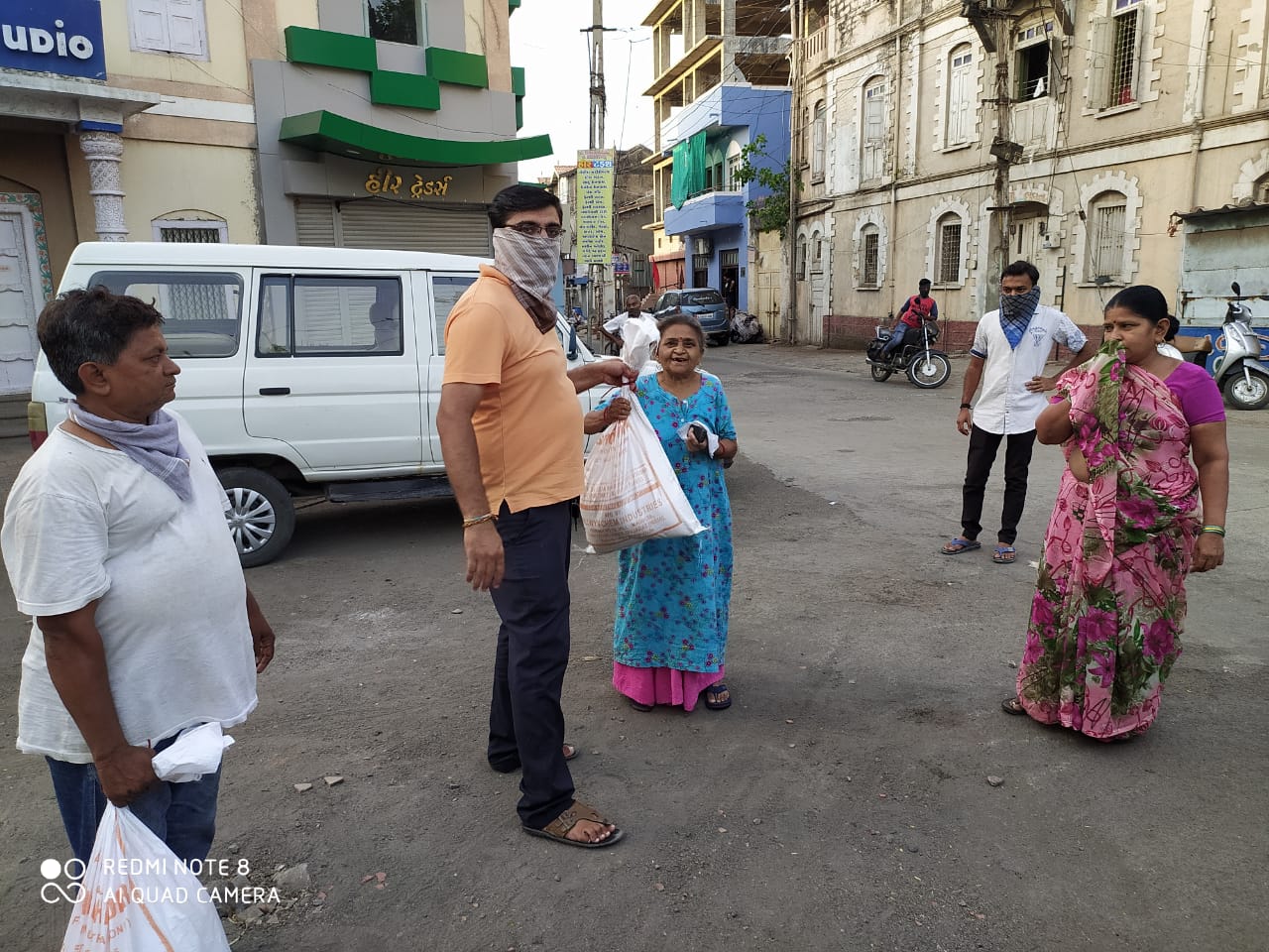 grocery distribution to 300 poor