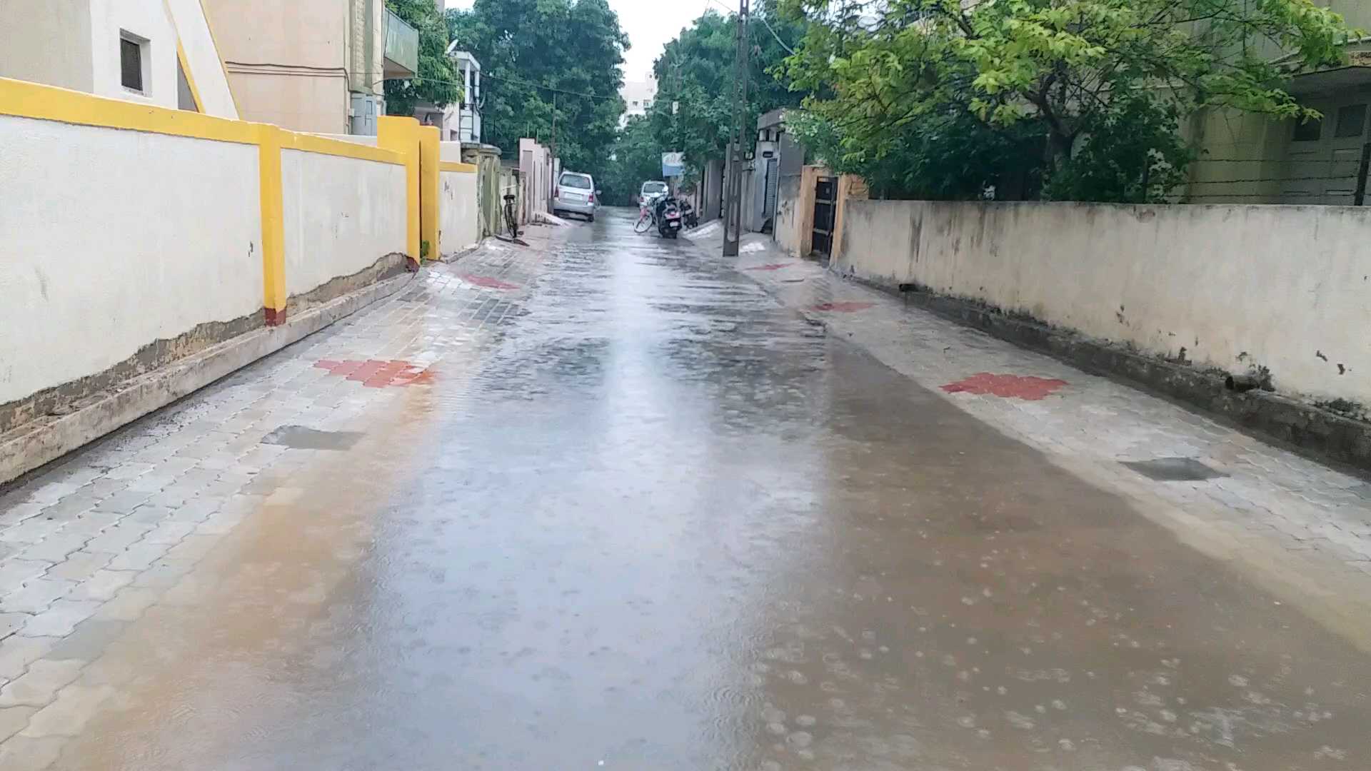 heavy rain bhavnagar