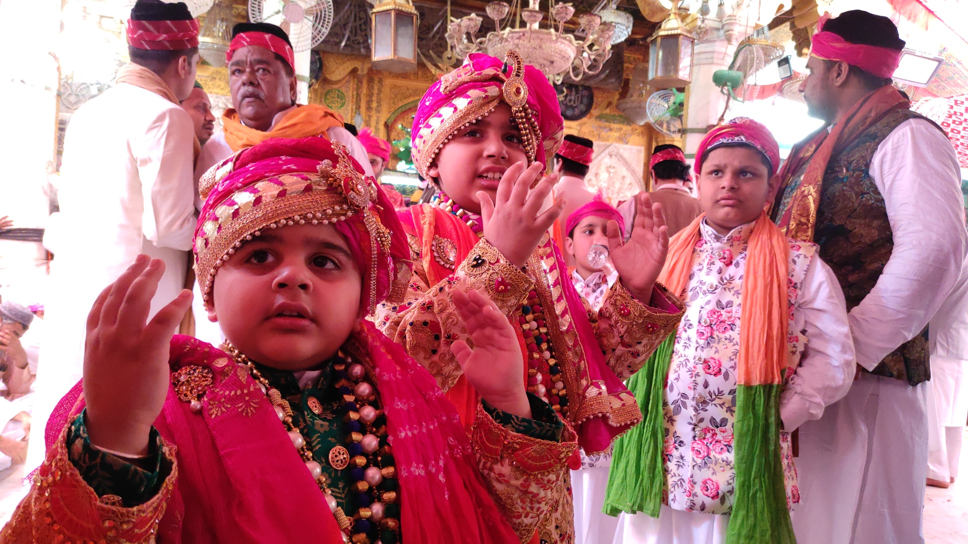 Urs in Mahana Sixth Dargah Complex, महाना छठी दरगाह परिसर में उर्स