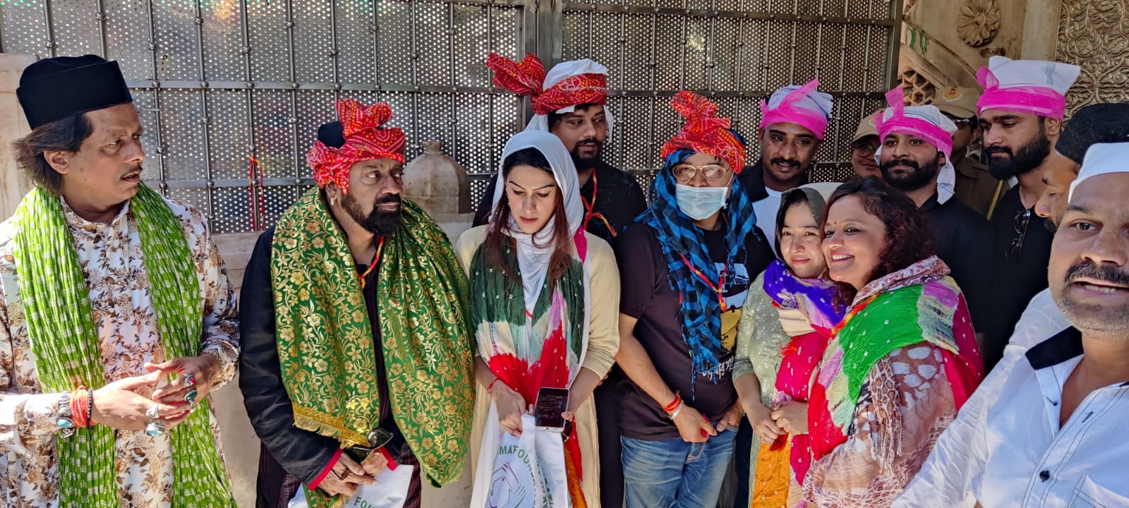 Singer Hariharan Reached Ajmer Dargah