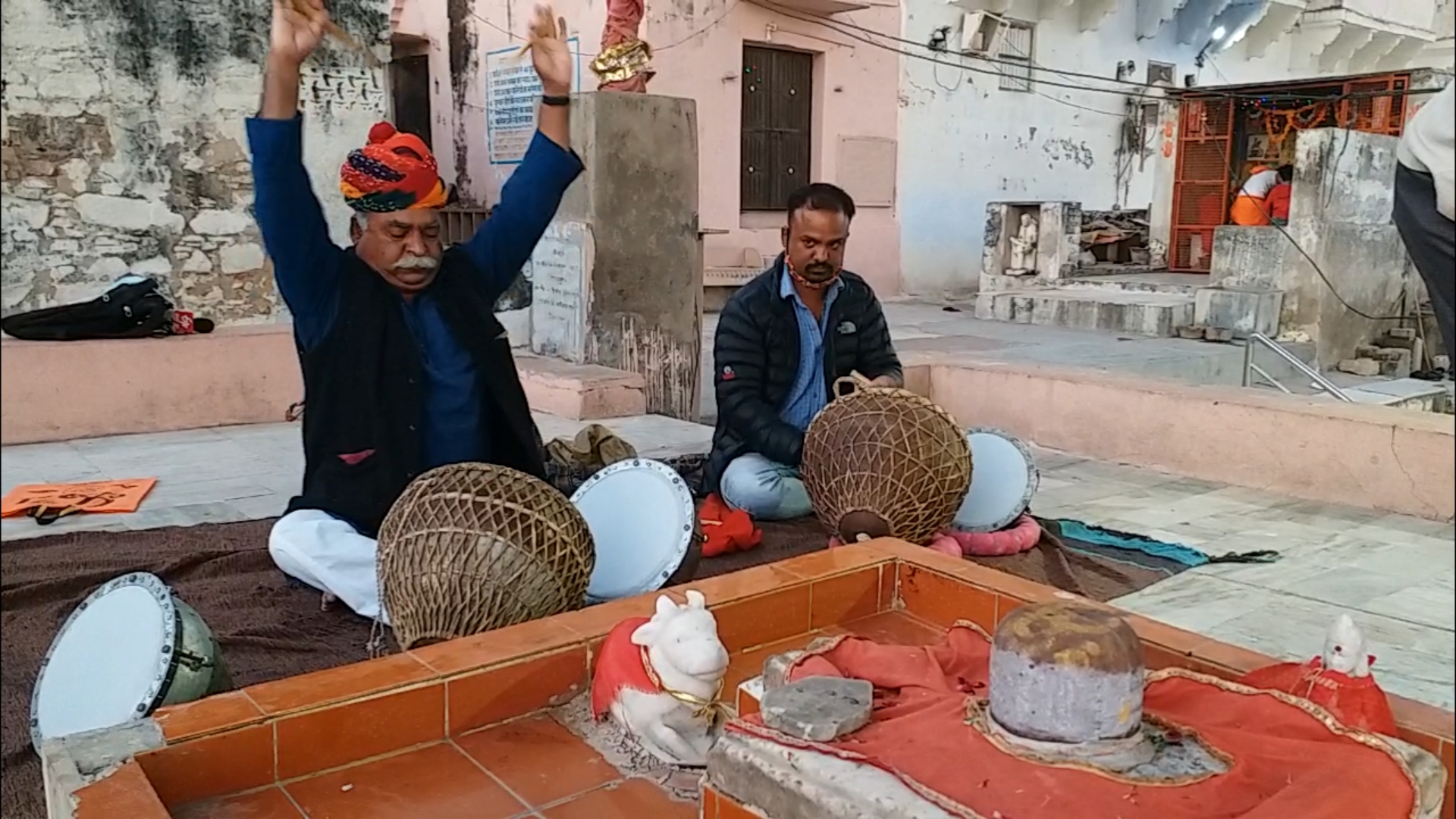 Nagada maestro, Nathu Lal Solanki rajasthan, Rajasthan Pushkar fair, Nushu Lal Solanki in Pushkar Fair, story of Nathu Lal Solanki, Corona virus in Rajasthan, Famous Nagada maestro