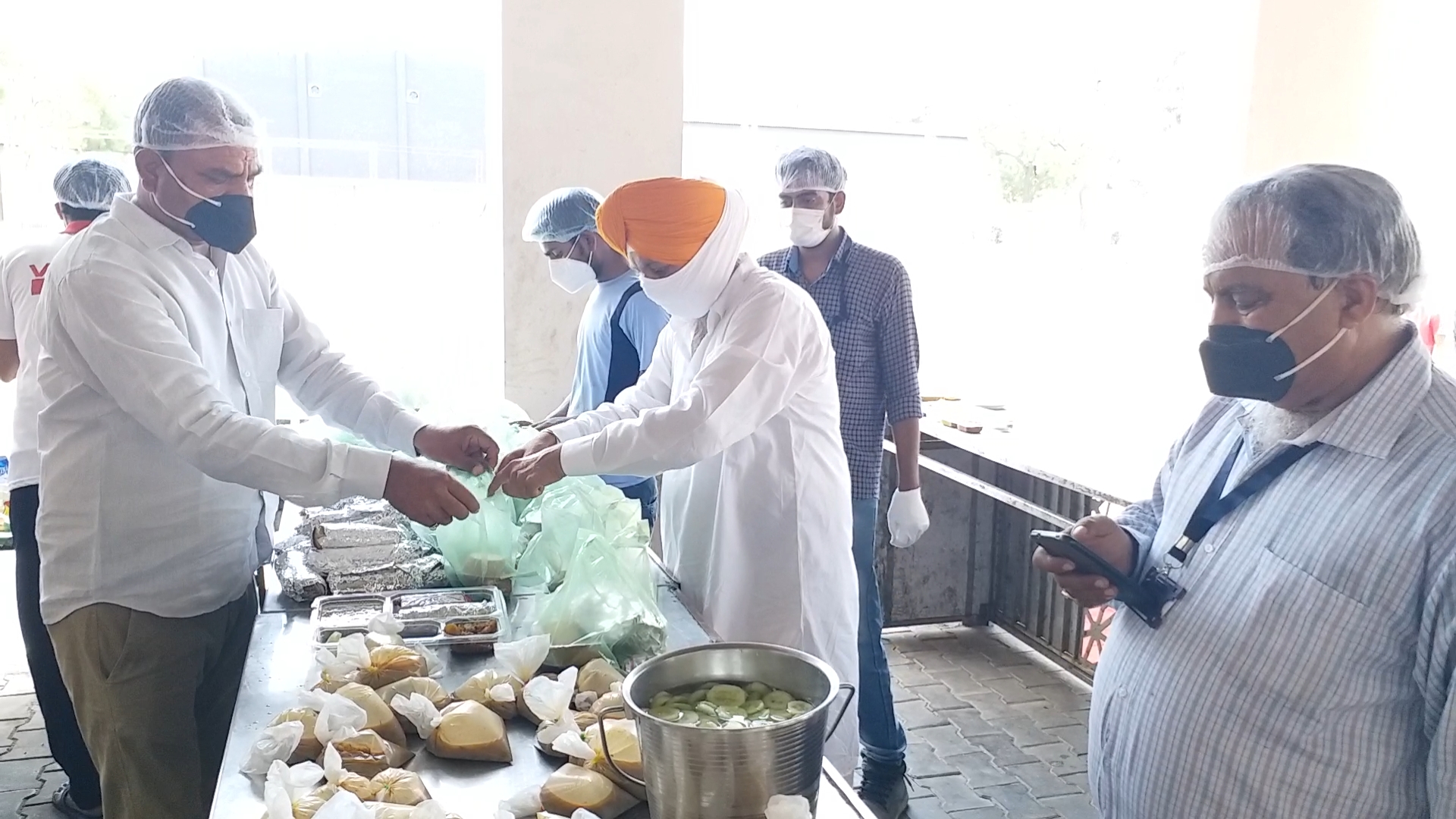 free food to corona patients, alwar catering association