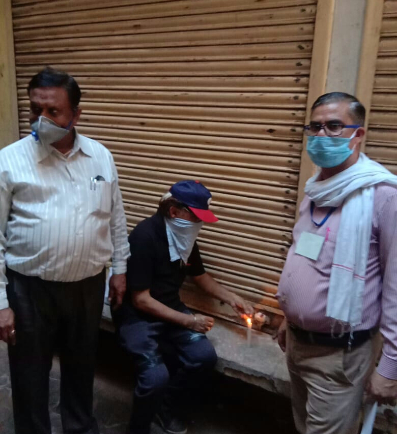 dholpur news,  rajasthan news,  etvbharat news,  बाड़ी में लॉकडाउन, धौलपुर में दुकाने सीज,  shops were seized in dholpur, धौलपुर में कोरोना वायरस