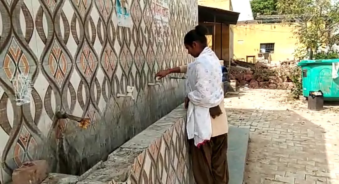 Girls School in Dhaulpur, water problem in Bari Government Girls School