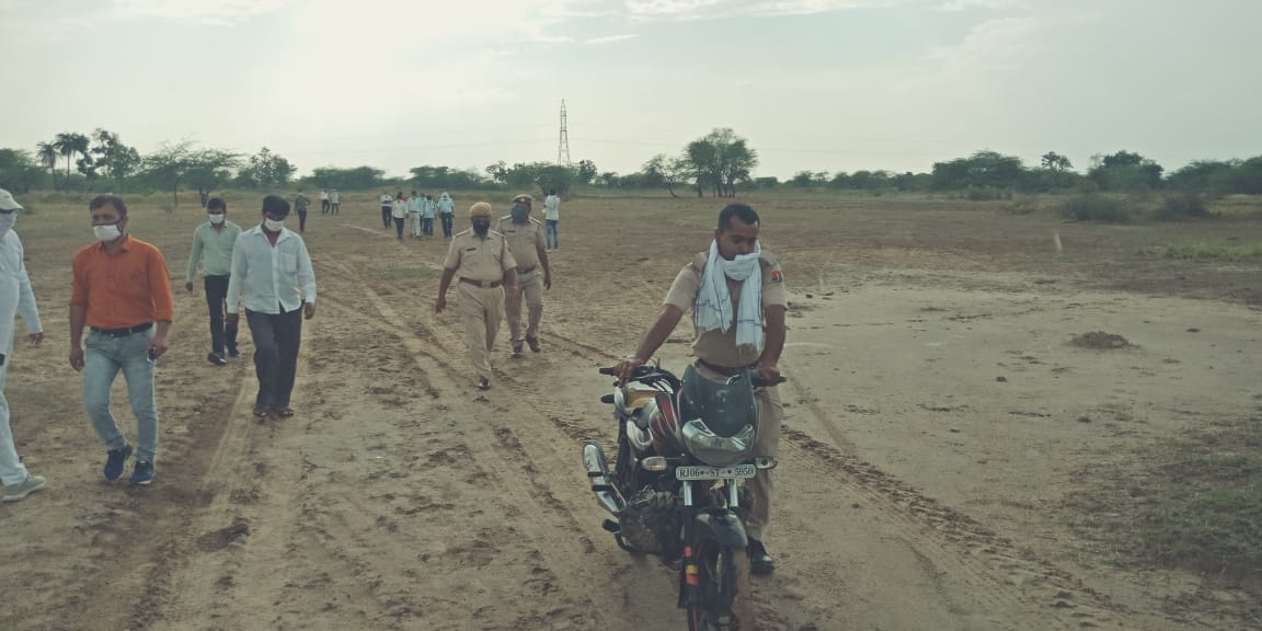 Illegal gravel mining in Bhilwara,  SDM driver crushed