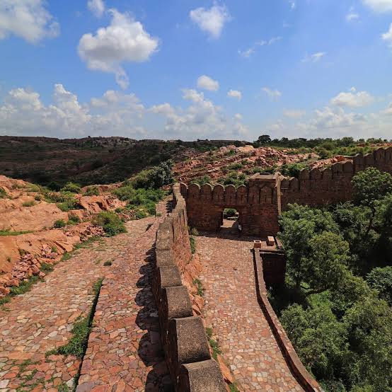 बयाना का विजय मंदिर गढ़