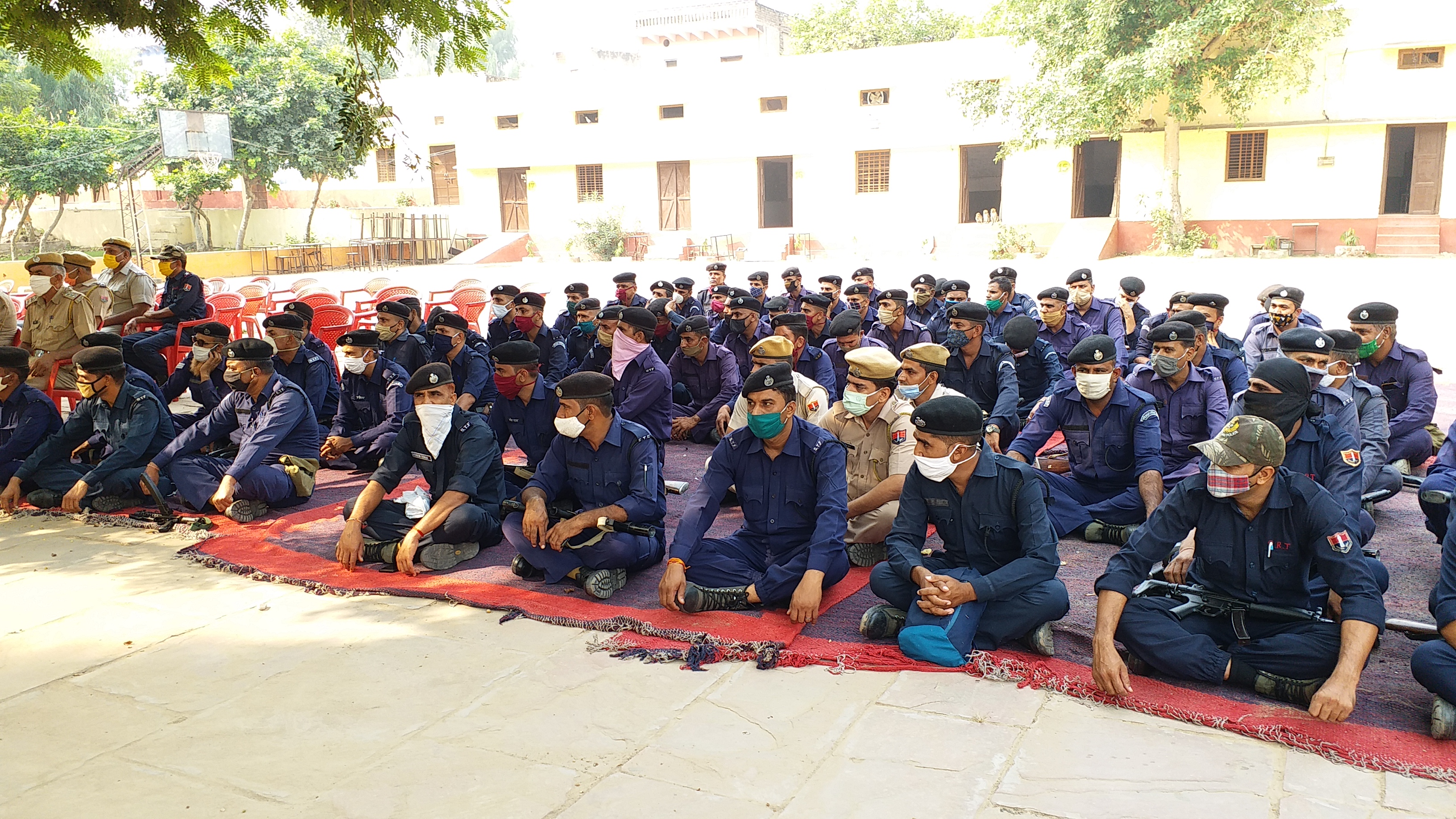 मौके पर भारी पुलिस जाप्ता तैनात