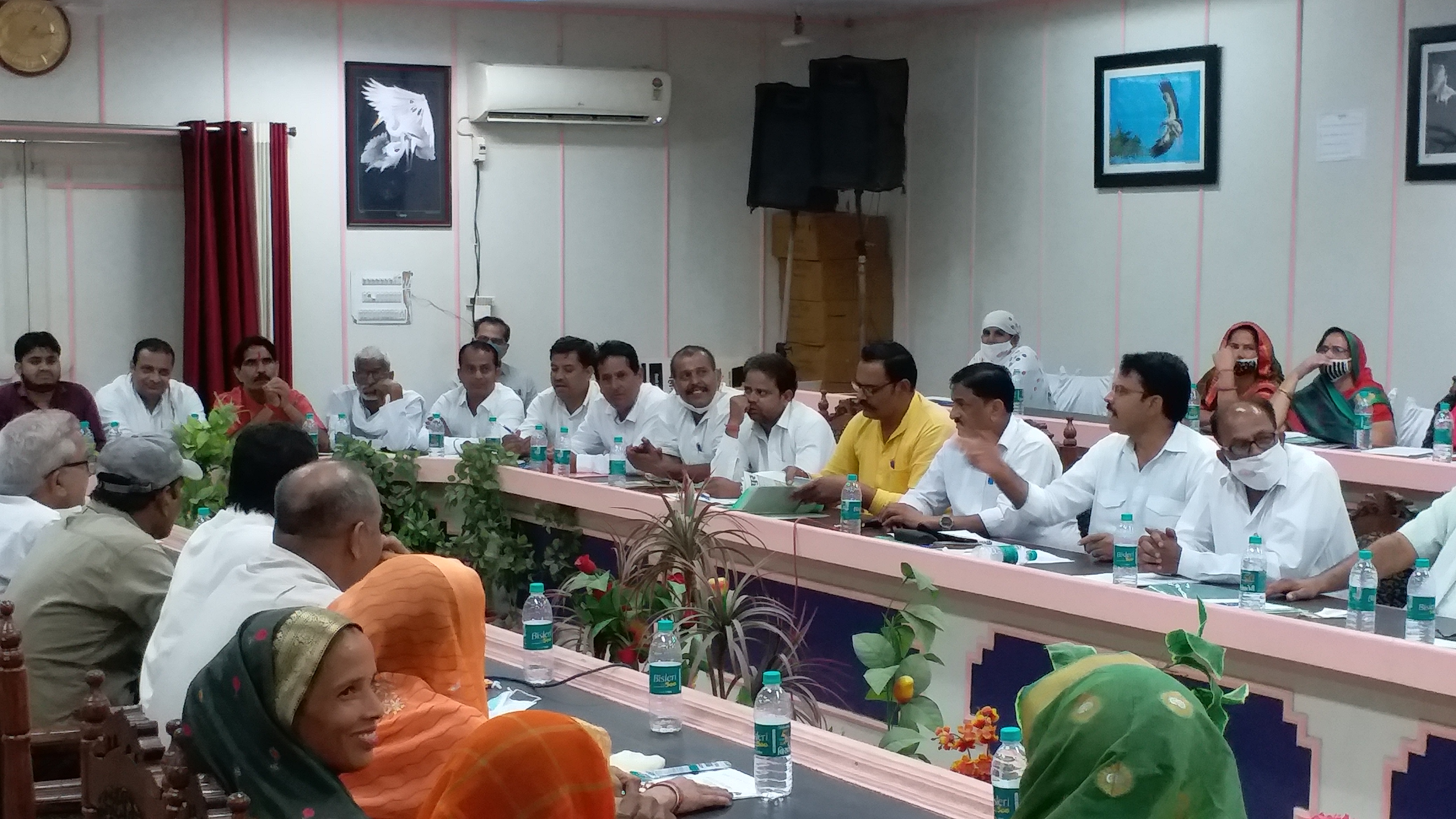 bharatpur municipal corporation board meeting,  violation of Corona guideline
