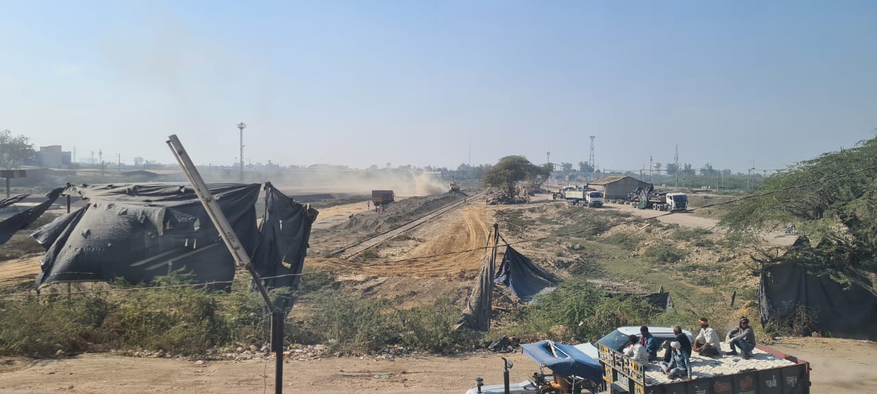 Latest news of Bharatpur,  Bharatpur Railway Yard Clinker Transport