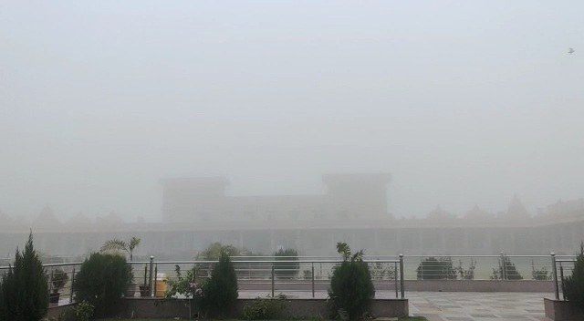 light rain in Chittorgarh, चित्तौड़गढ़ में धुंध के साथ हल्की बारिश