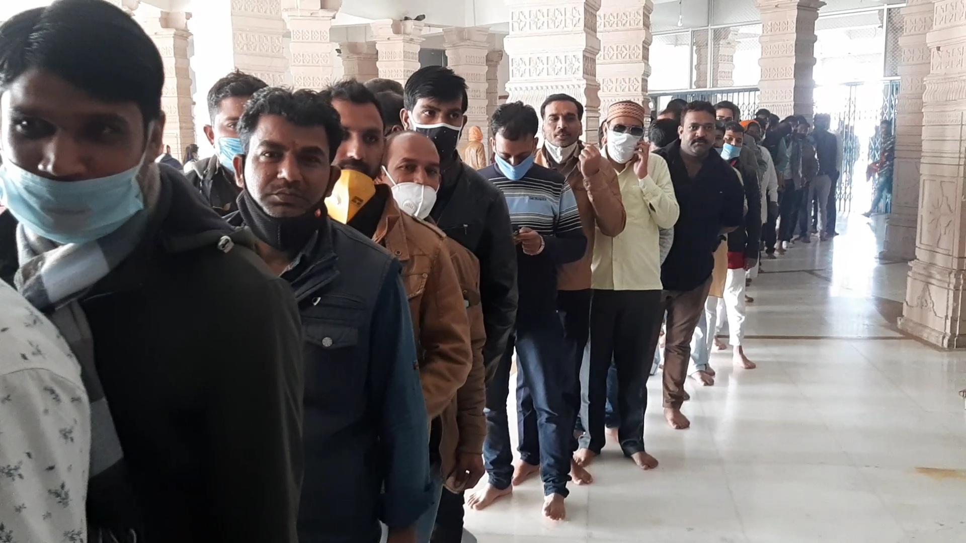 Sale of Prasad at Sanwaliyaji Temple, सांवलियाजी मंदिर में प्रसाद की बिक्री