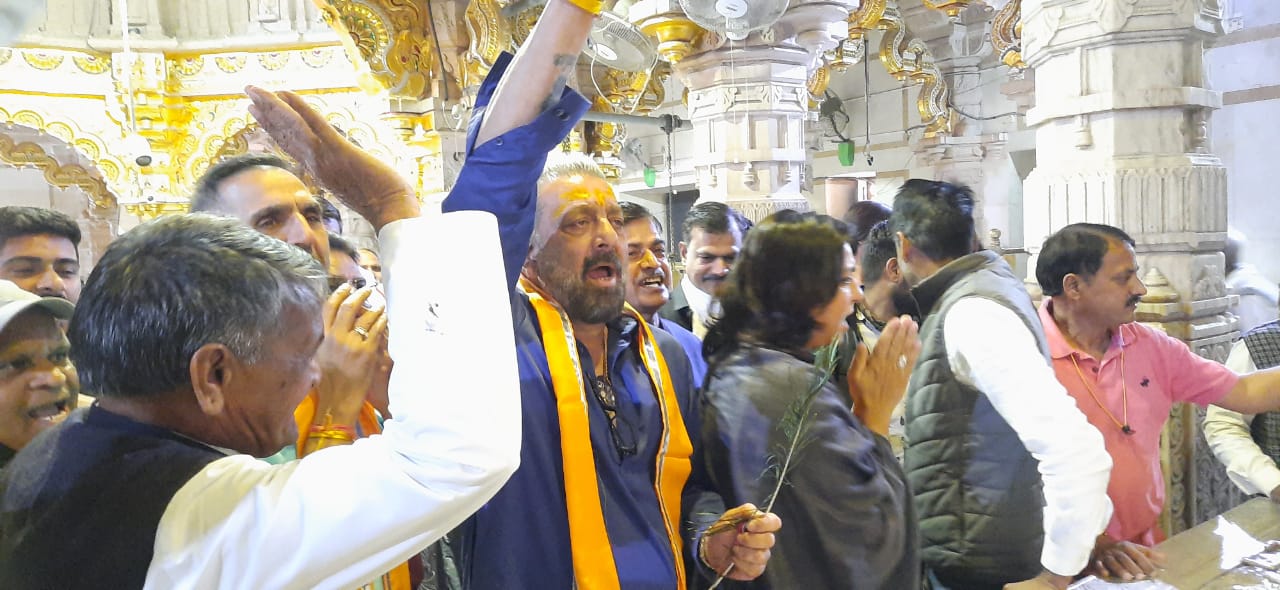 Former MP Priya Dutt,  Bollywood actor Sanjay Dutt reached Sanwaliya temple