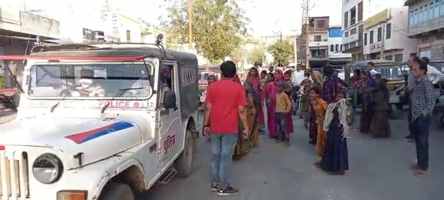 Latest news of chittorgarh, Quarrel in Chittorgarh market, Police action in Chittorgarh