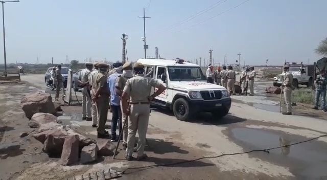 dholpur news  dholpur police  gravel mafia  gravel mafia in custody  Illegal gravel transport