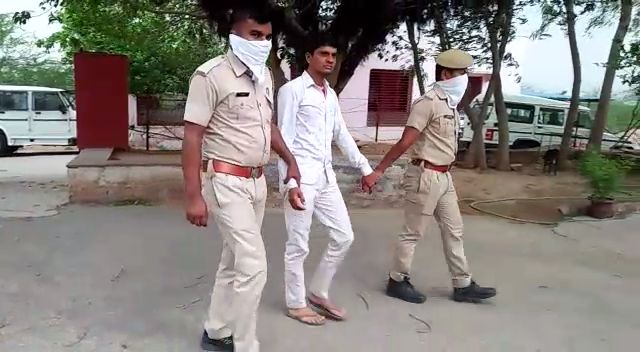 dacoit arrested, इनामी डकैत