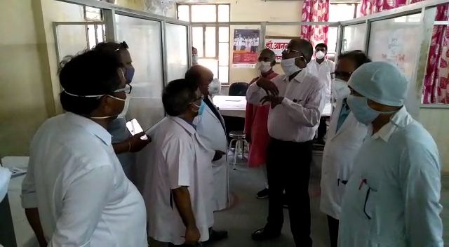 Inspection of Dholpur Hospital, Dholpur Collector Rakesh Kumar