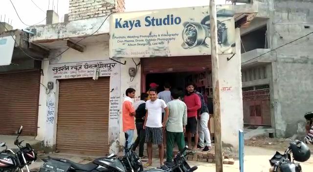 फोटो स्टूडियो की दुकान में हुई चोरी, Theft in a photo studio shop