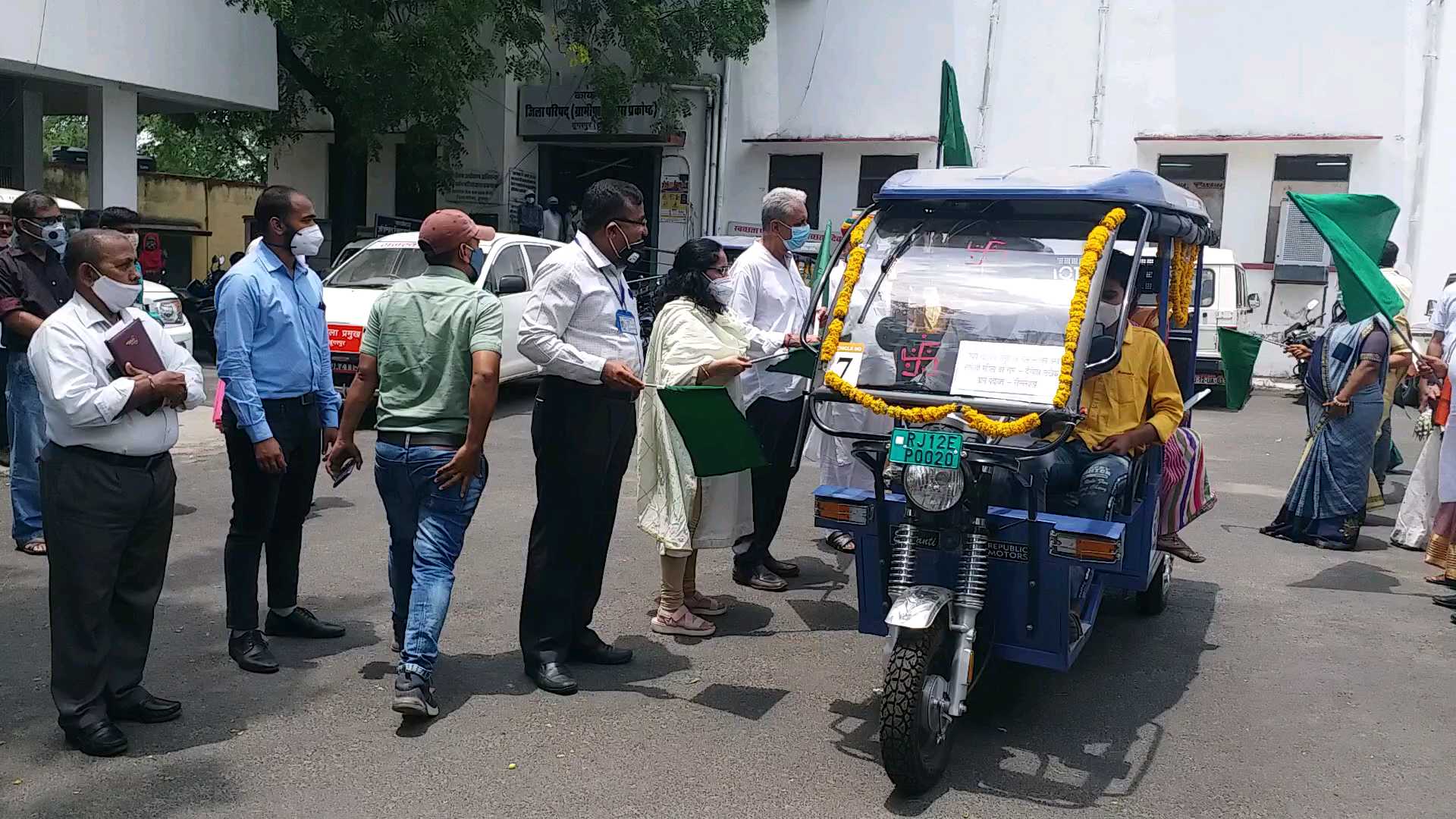 Dungarpur women will drive E-rikshaw, Dungarpur Hindi News