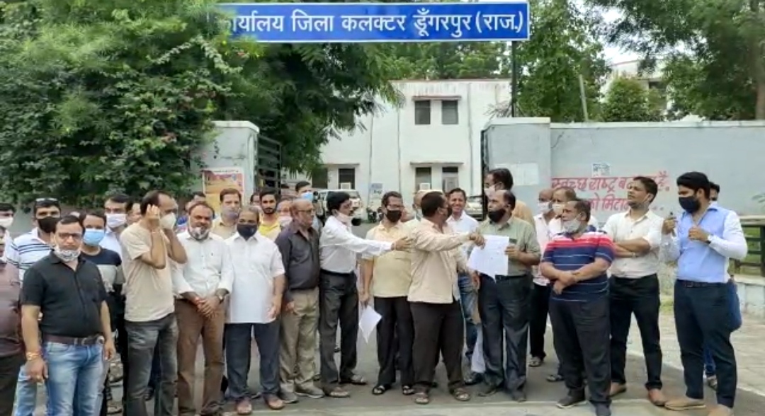 500 crore business affected, protest against hall marking unique id