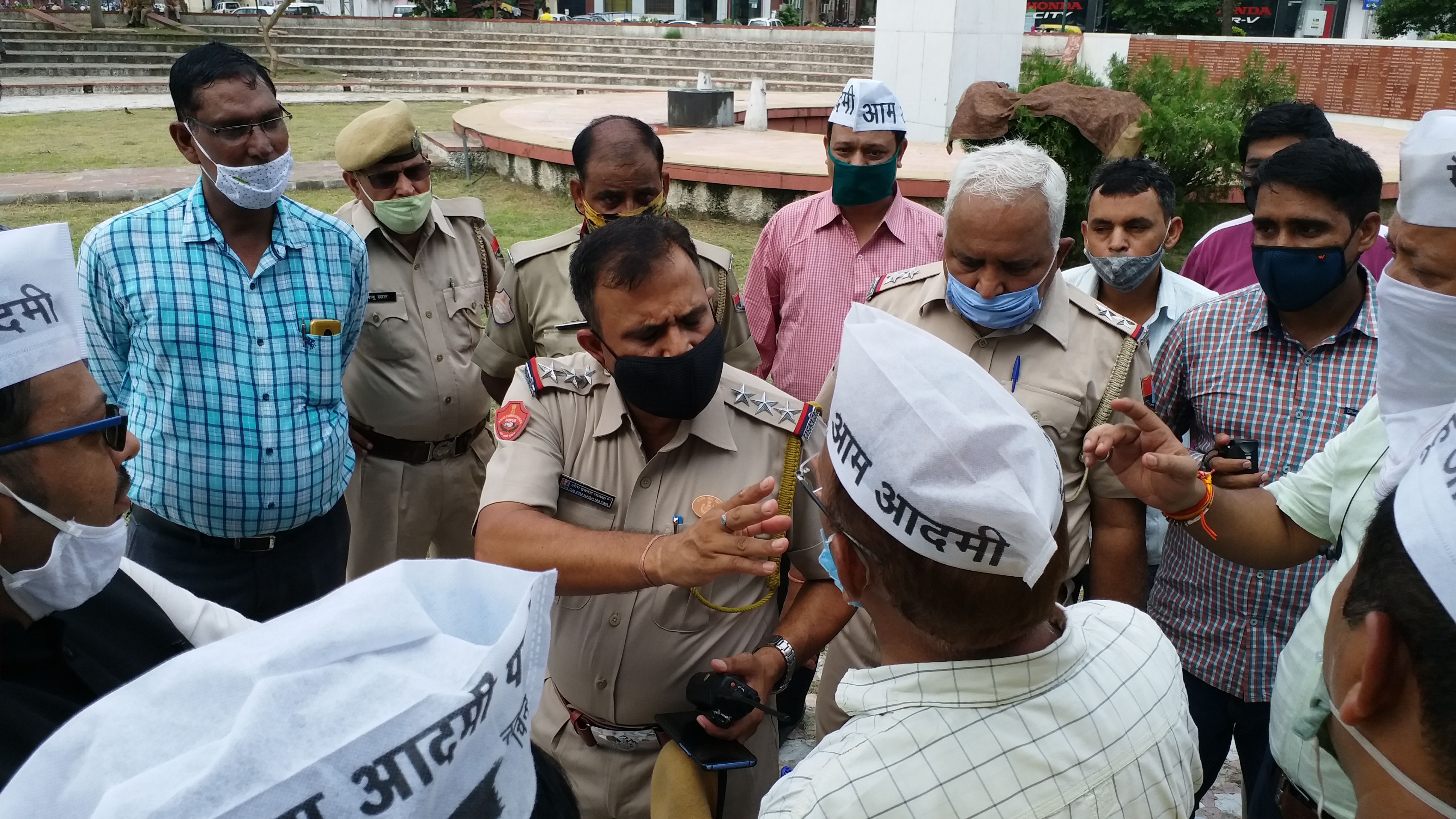 Aam Aadmi Party workers were stopped by police