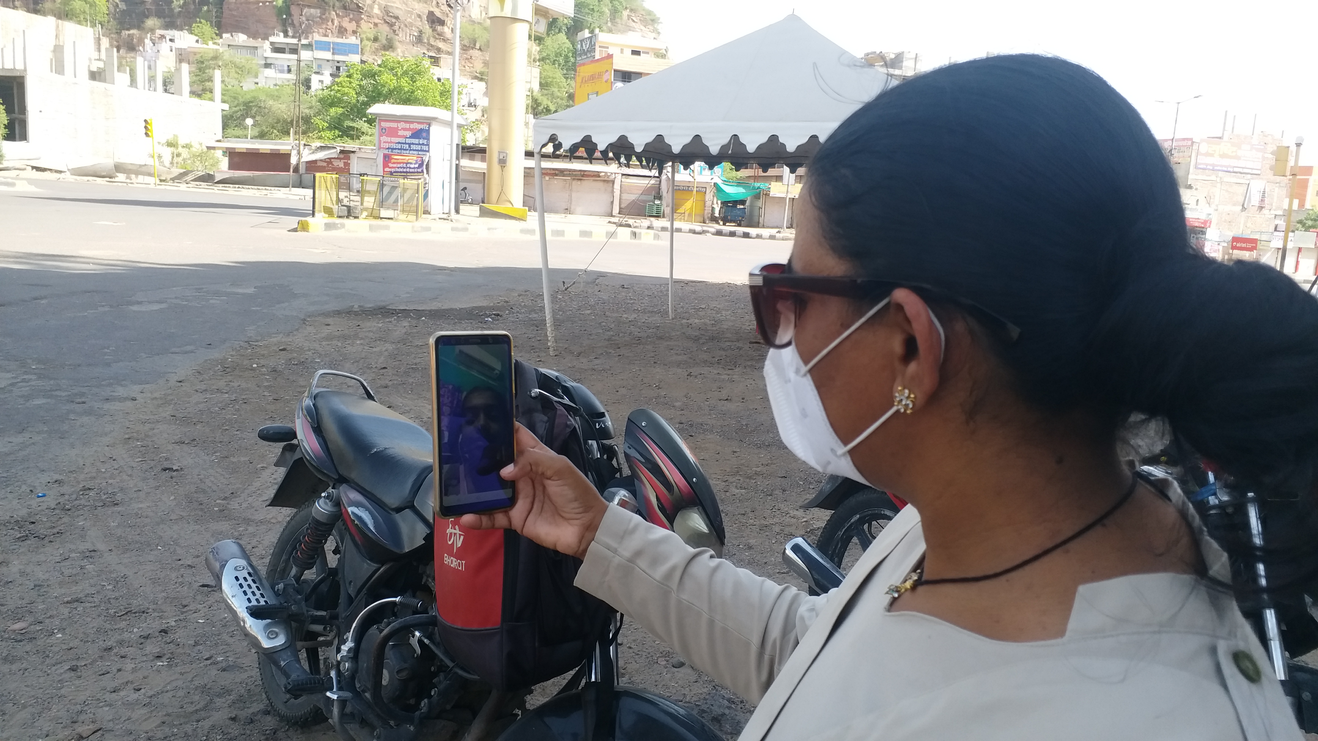 mothers working as police, Mothers Day in Corona