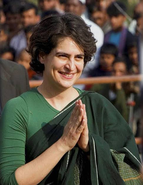 Priyanka Gandhi Talks to The Father Of Alwar Case Victim  jaipur latest hindi news  rajasthan news update  Priyanka Seek Infornmation On Alwar Case From CM Gehlot  Rajasthan Political News  Twist In Alwar Rape Case  ಅಲ್ವಾರ ಸಂತ್ರಸ್ತೆ ಕುಟುಂಬದ ಜೊತೆ ಮಾತನಾಡಿದ ಪ್ರಿಯಾಂಕಾ ಗಾಂಧಿ  ಅತ್ಯಾಚಾರದ ಬಗ್ಗೆ ಸಿಎಂರಿಂದ ವರದಿ ಪಡೆದ ಪ್ರಿಯಾಂಕಾ ಗಾಂಧಿ  ಜೈಪುರ ಅತ್ಯಾಚಾರ ಸುದ್ದಿ  ಉತ್ತರ ಪ್ರದೇಶದ ಉಸ್ತುವಾರಿ ಪ್ರಧಾನ ಕಾರ್ಯದರ್ಶಿ ಪ್ರಿಯಾಂಕಾ ಗಾಂಧಿ