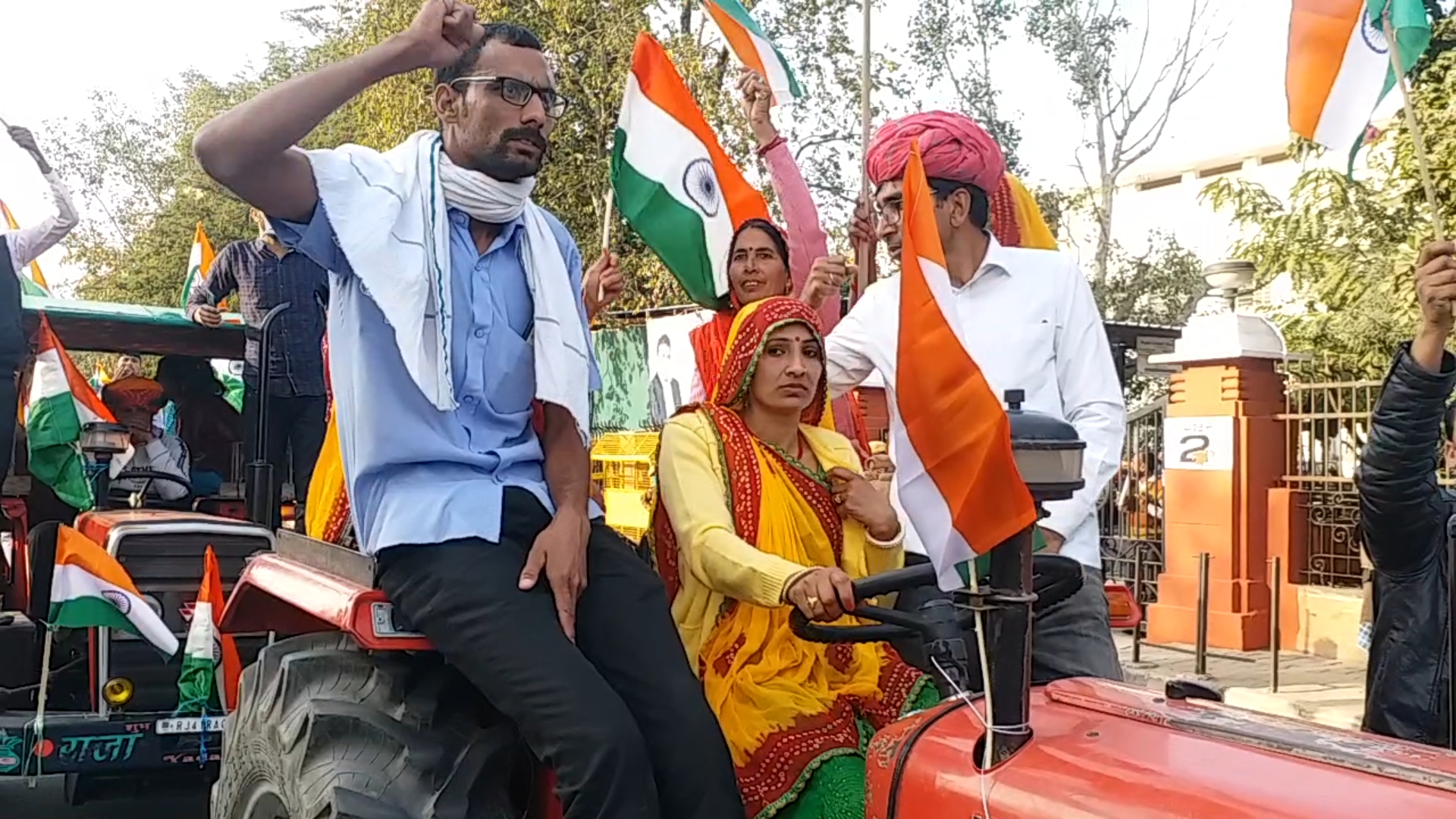 जयपुर किसान ट्रैक्टर शहीद स्मारक,  किसान महिला ट्रैक्टर परेड जयपुर,  Farmer Tractor Parade,  Jaipur Kisan Tractor Rally