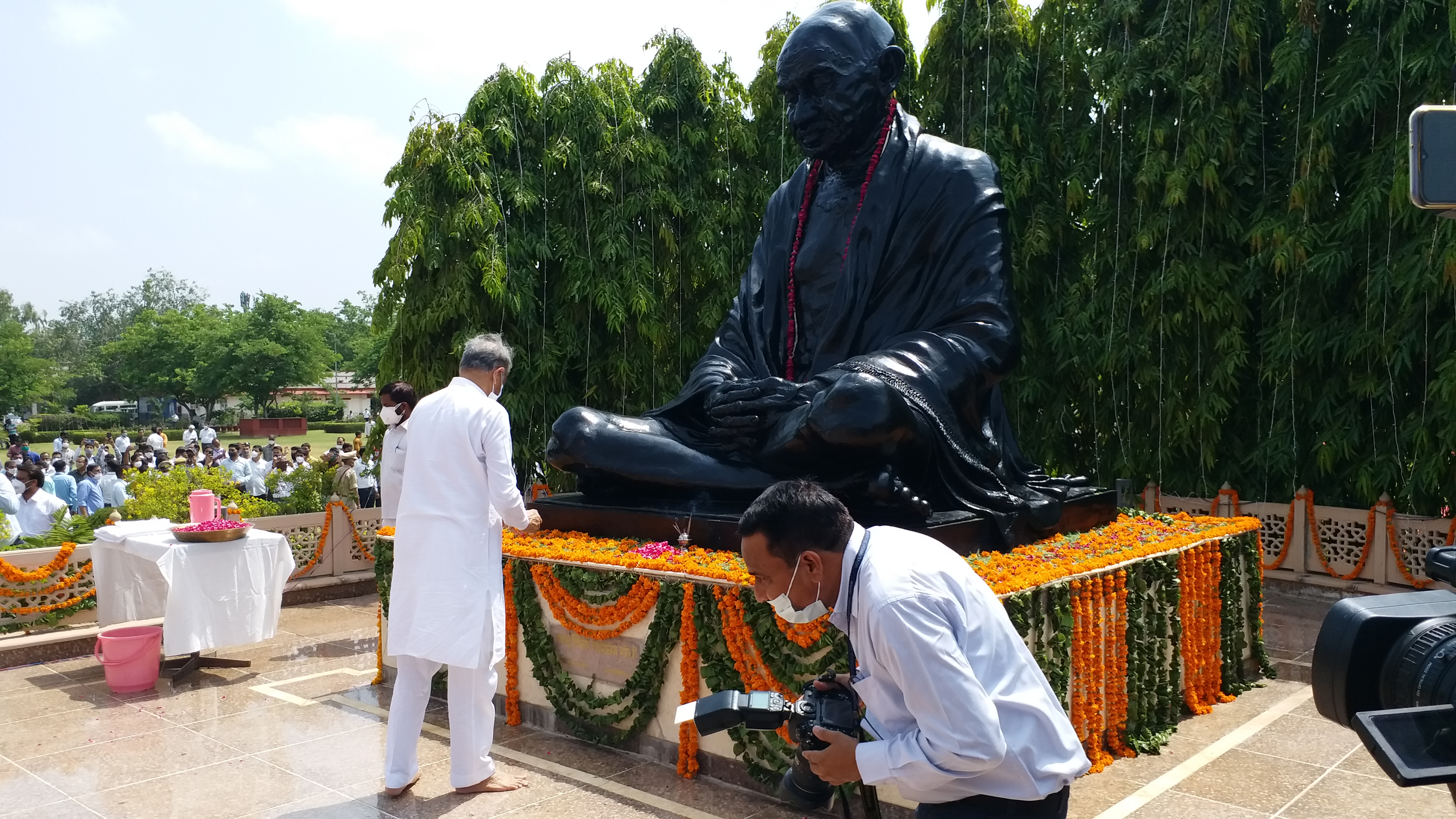 gehlot latest news, CM reached Secretariat