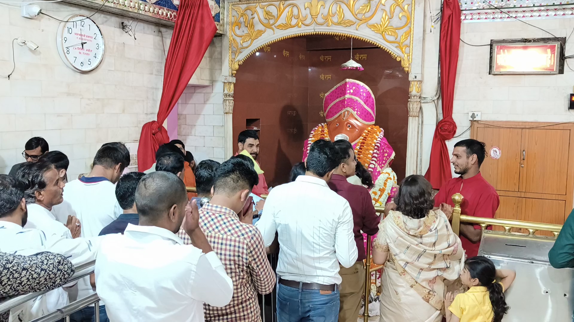 hanuman janmotsav jaipur  Lord Hanuman Temple at Samod hills in Jaipur  Samod hills Hanuman Temple news in Hindi  lord hanuman temple  ಭಕ್ತರ ಇಷ್ಟಾರ್ಥ ಈಡೇರಿಸುವ ಆಂಜನೇಯ  ಸಮೋದ್ ಬೆಟ್ಟಗಳ ಮೇಲಿದೆ ಹನುಮಾನ್ ದೇವಾಲಯ  ಗರಿಷ್ಠ ಸಂಖ್ಯೆಯ ದೇವಾಲಯಗಳು ಭಗವಾನ್ ಹನುಮಾನ್  ಸಮೋದ್ ವೀರ್ ಹನುಮಾನ್  ಇಷ್ಟಾರ್ಥಗಳು ಈಡೇರುತ್ತವೆ ಎಂಬ ನಂಬಿಕೆ