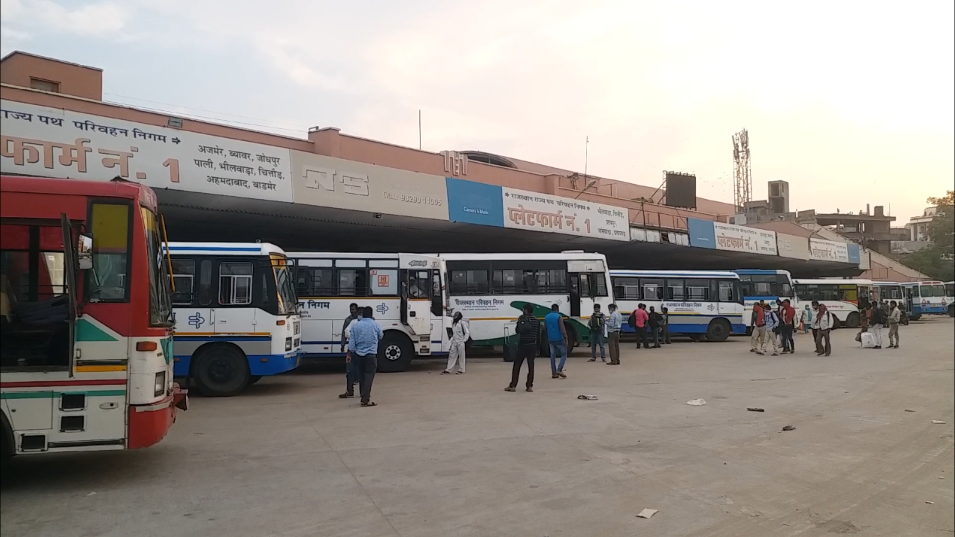 सिंधी कैंप बस स्टैंड, चोरों का आतंक, यात्रियों का सामान चोरी, Sindhi Camp Bus Stand jaipur, No facilities at bus stand thieves active in bus stand