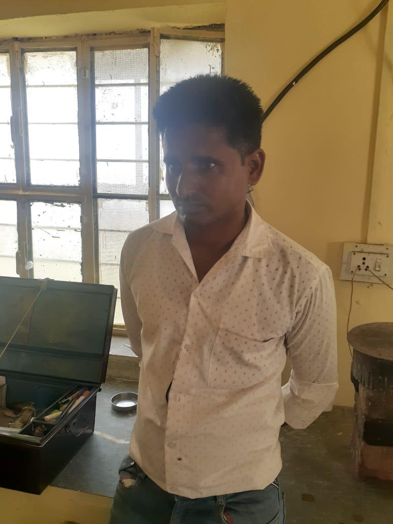 ACB action in Bundi, lineman arrested taking bribe