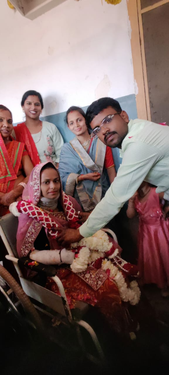 Groom married Bride in Kota hospital