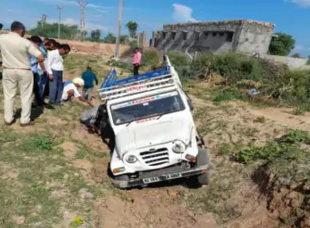pickup overturned in Sojat, Pali news