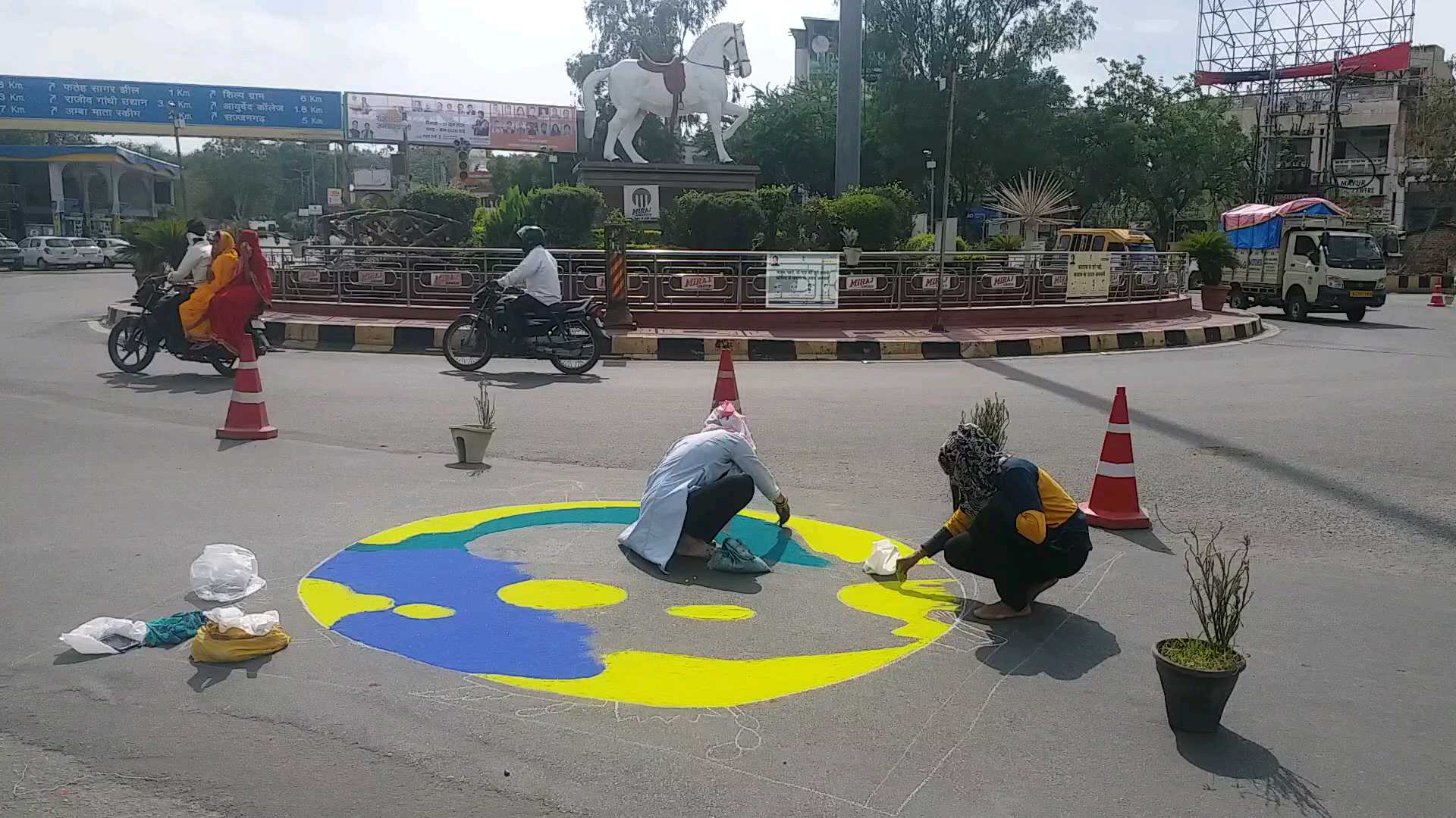 उदयपुर पुलिस ने बनाई रंगोली,Udaipur police made Rangoli