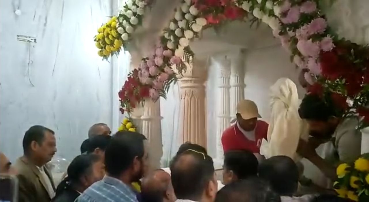 Shri Banke Bihari returned to the garbhagriha