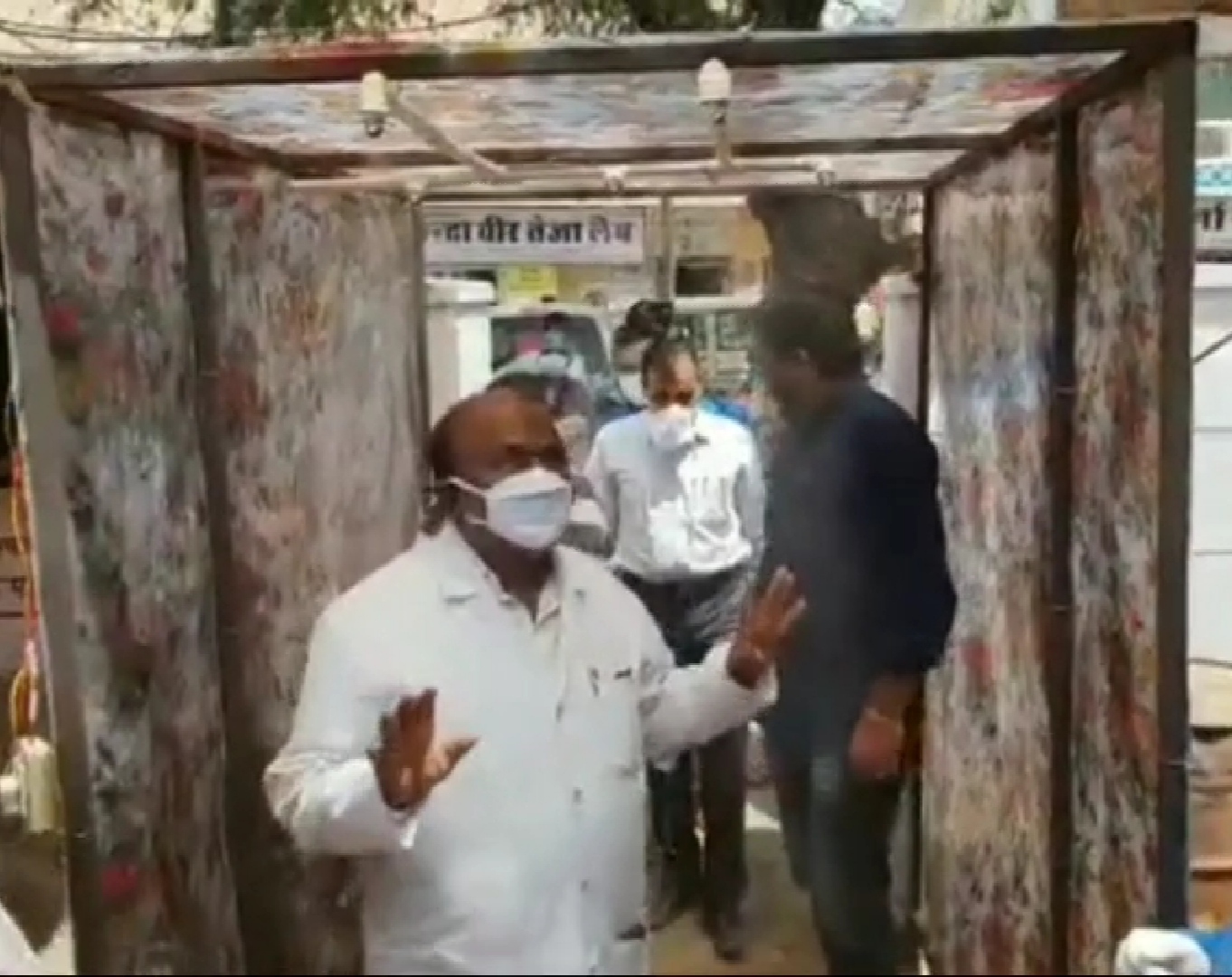 CHC के लिए बनाया सेनेटाइजर मशीन  Sanitizer machine made for CHC