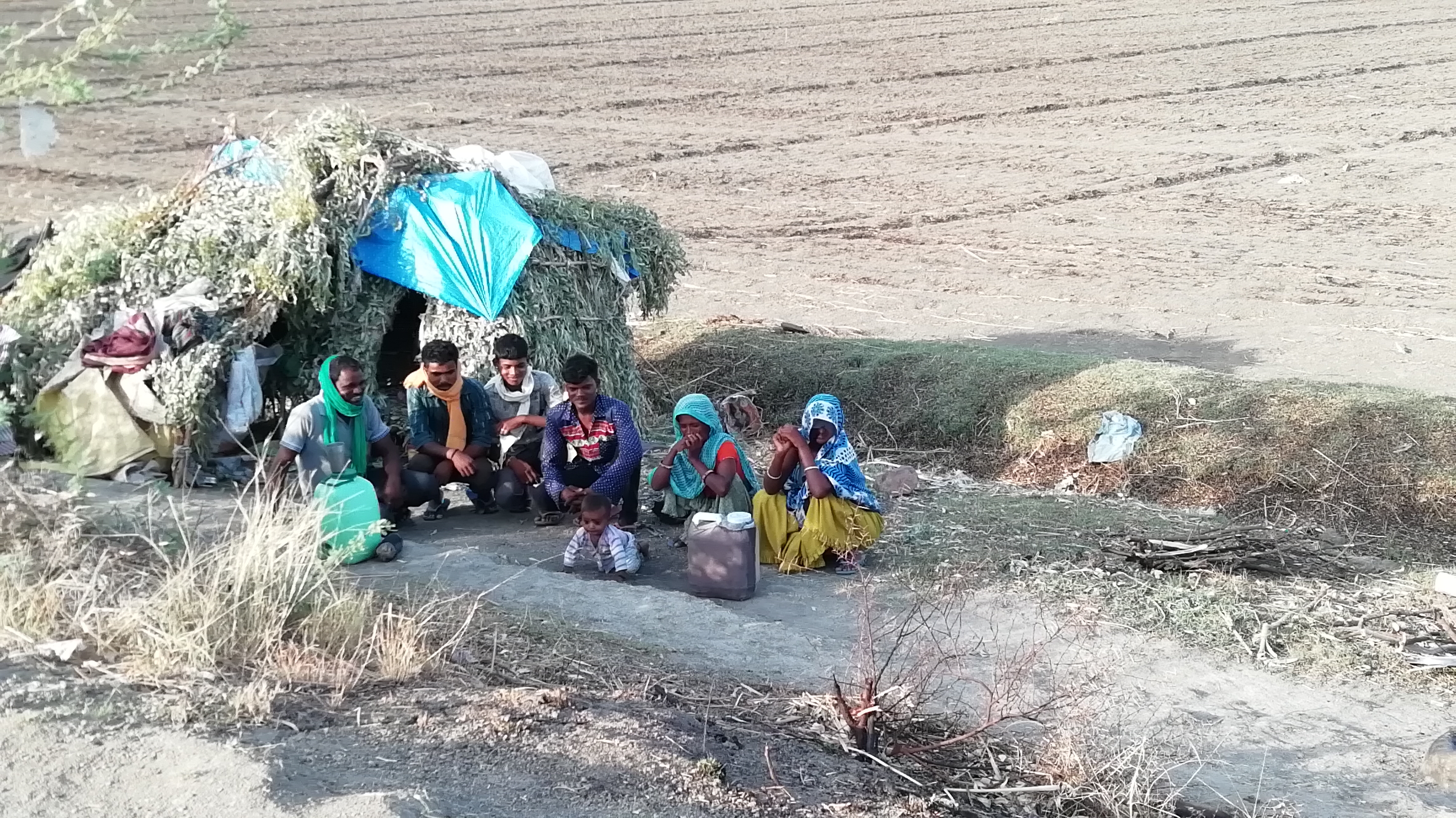 Jhabua's tribal family stranded in Rajasthan