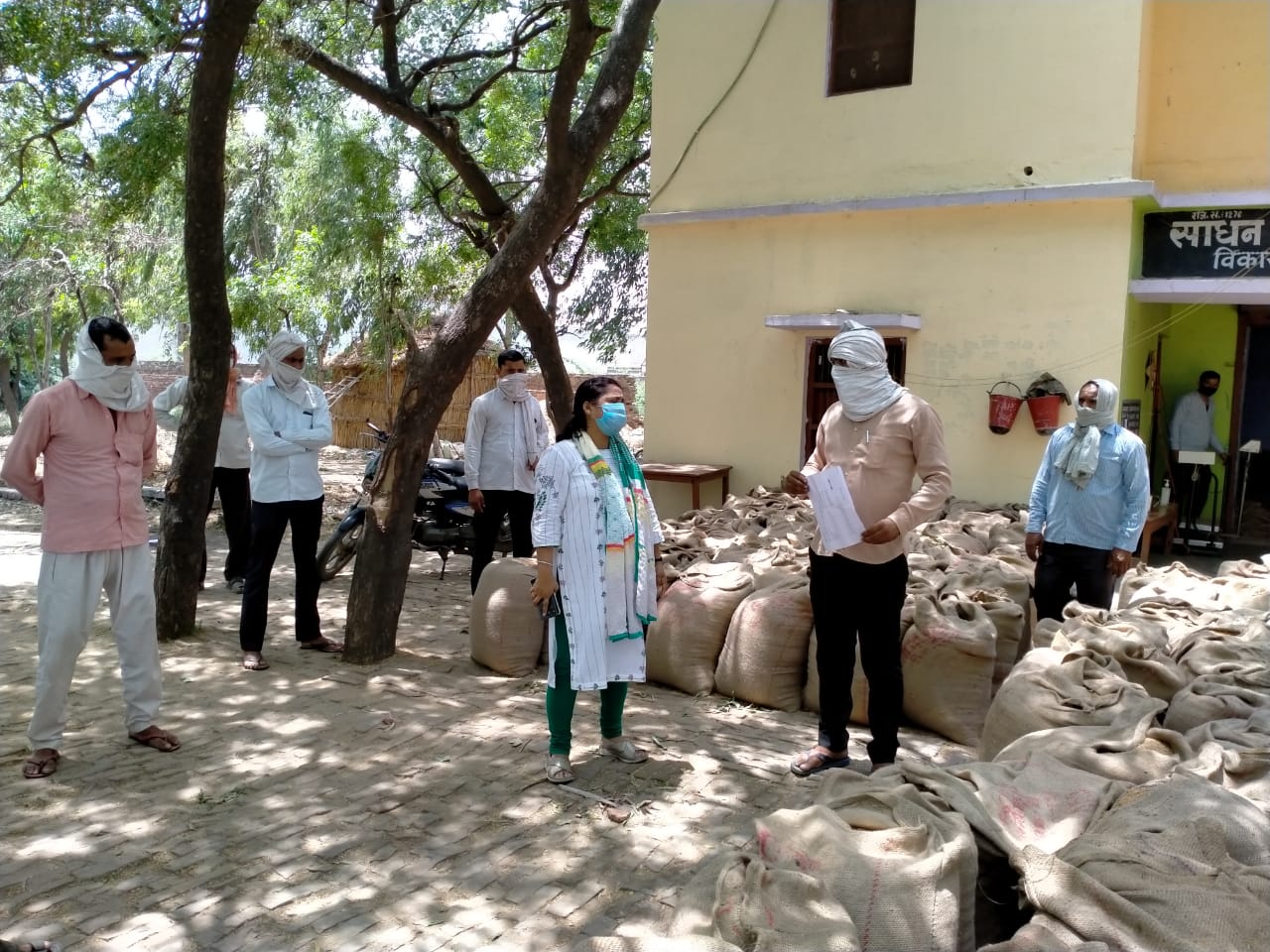 SDM jewar inspection wheat procurement centre