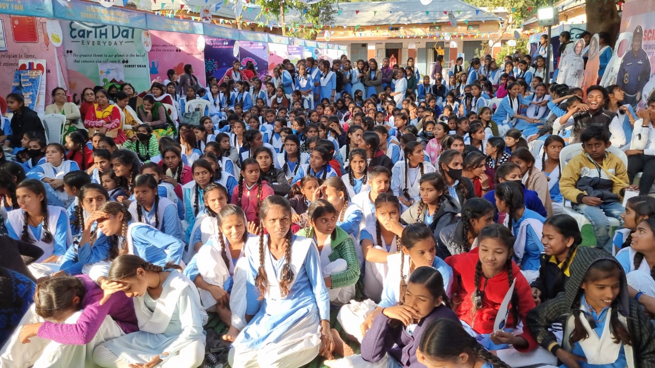 Children became scientists in science fair