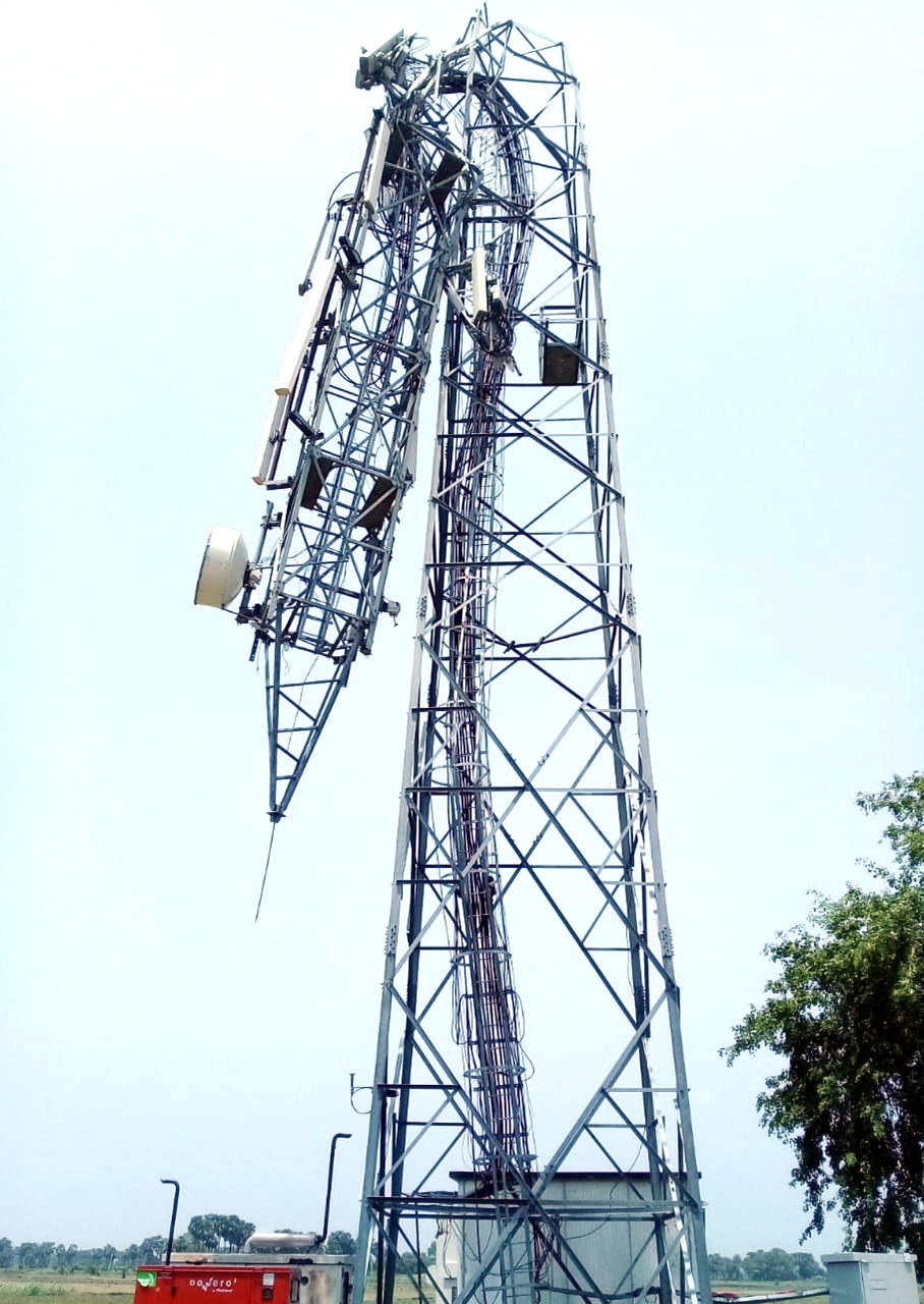 Strong storm and rain wreaked havoc two mobile towers crashed  in Sheikhpura