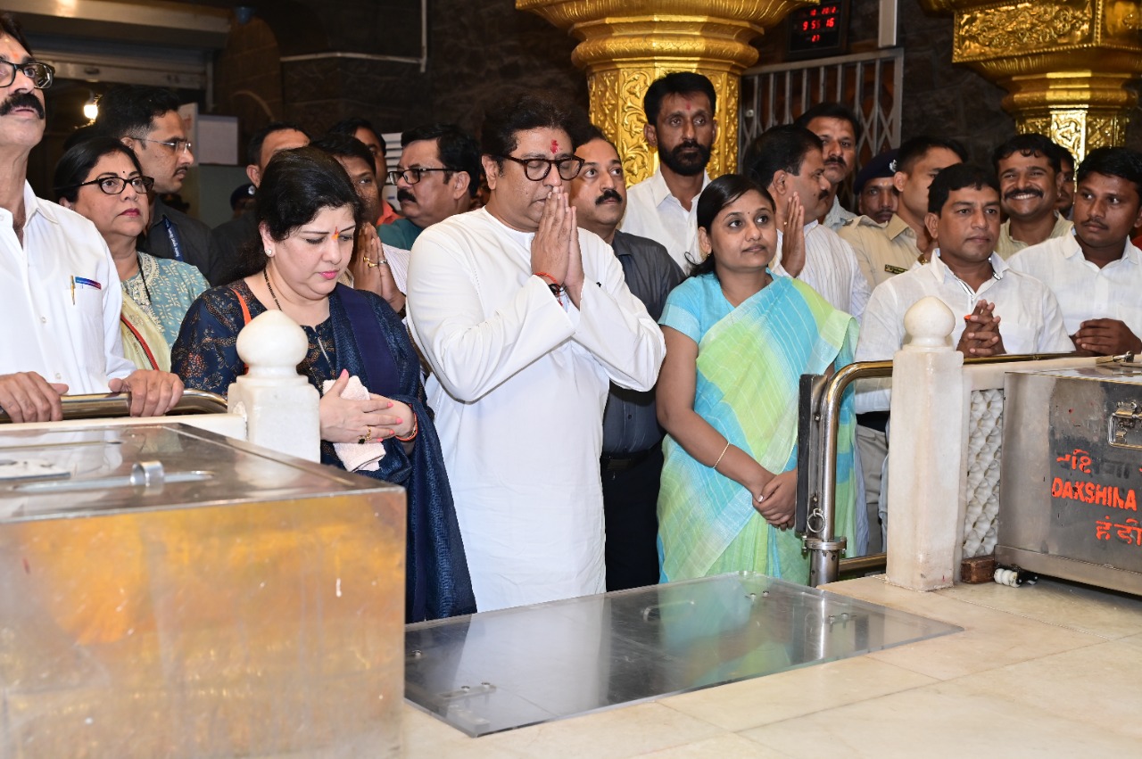 Raj Thackeray Bows Down to Consort Sai Charan