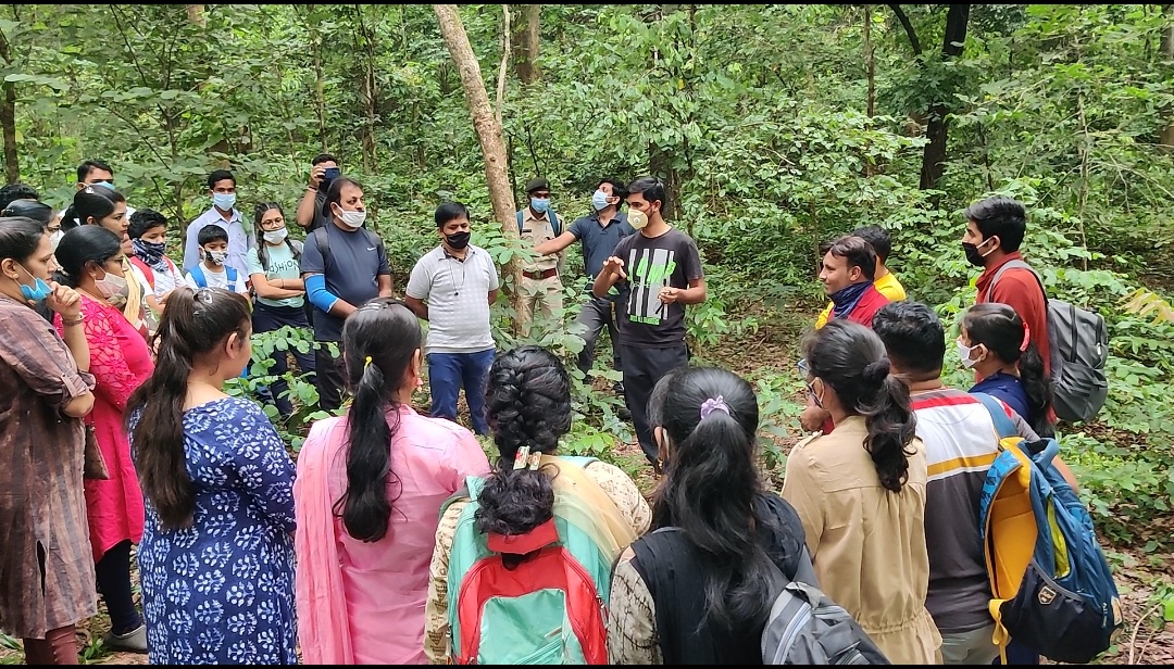 hundreds of tourists participated in jungle trip in keshkal forest division of kondagaon