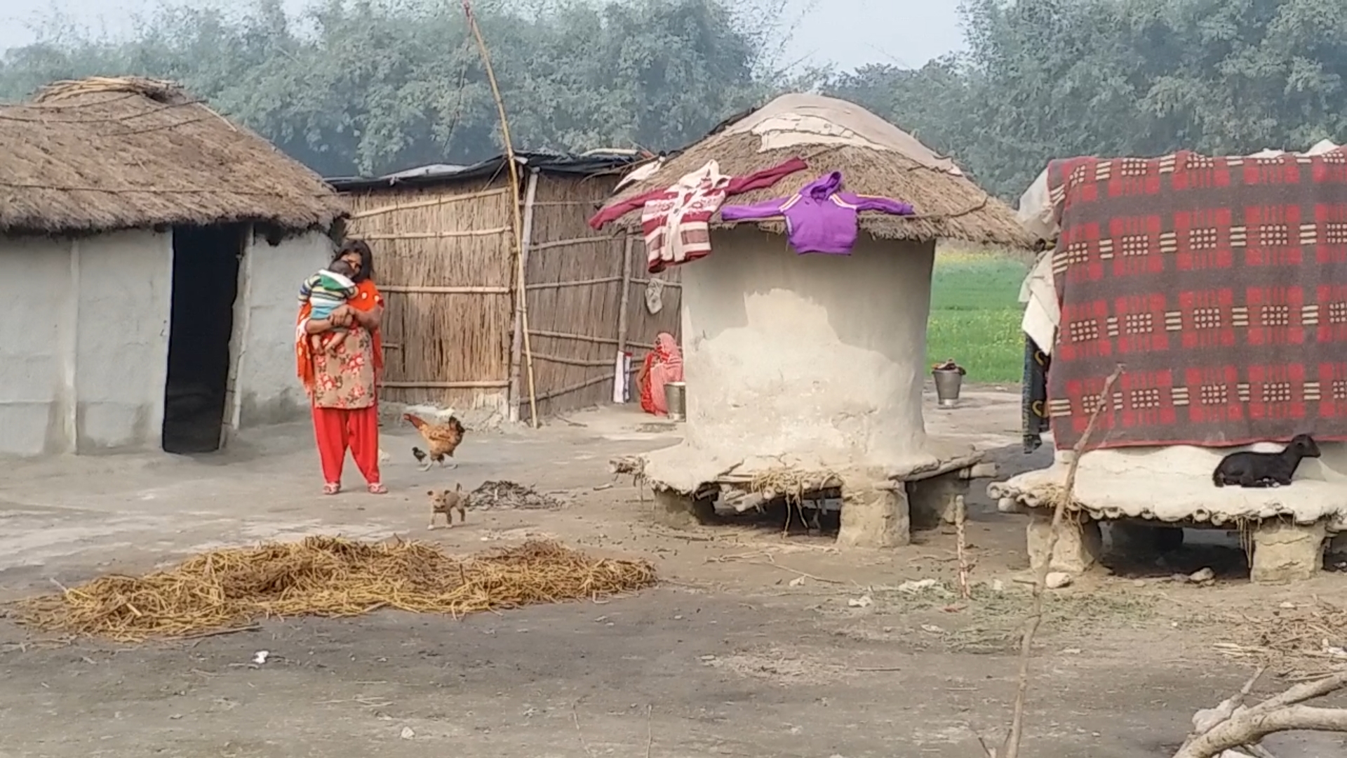 गांव के लोगों को नहीं मिला आवास योजना का लाभ