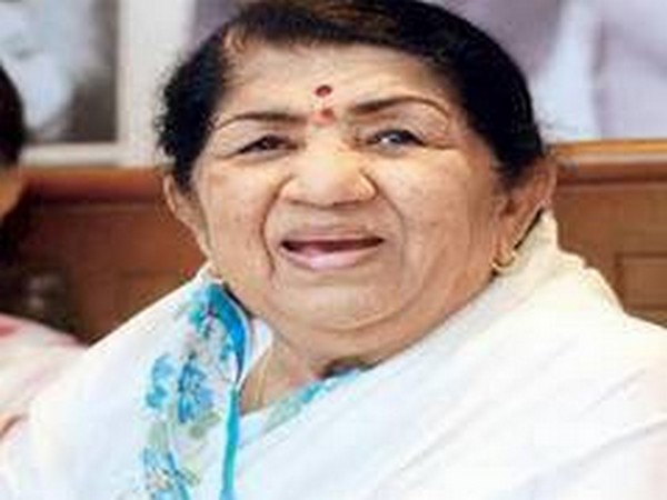 lata mangeshkar praises uddhav thackeray for steps to fight covid 19