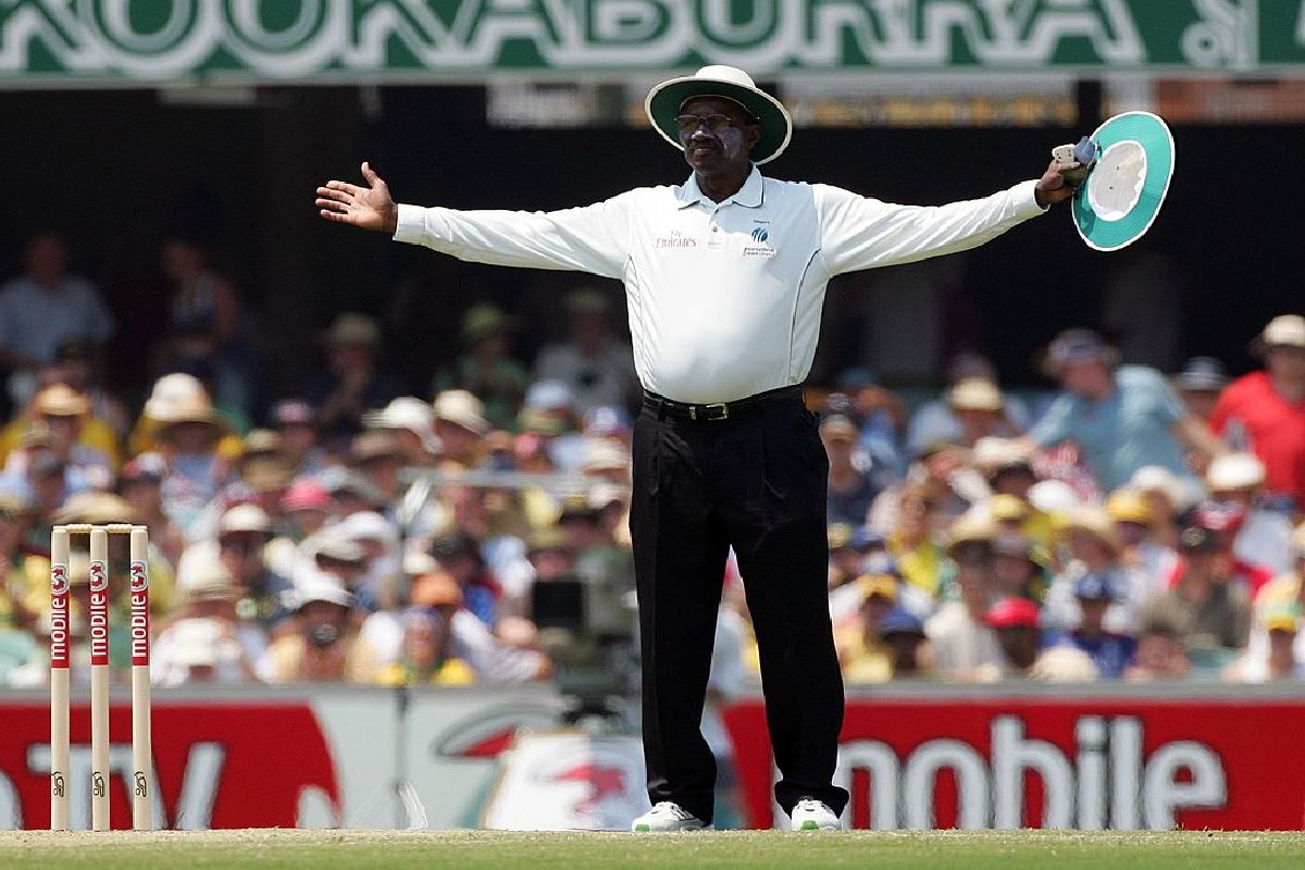 Steve Bucknor umpired in a record 128 Tests.