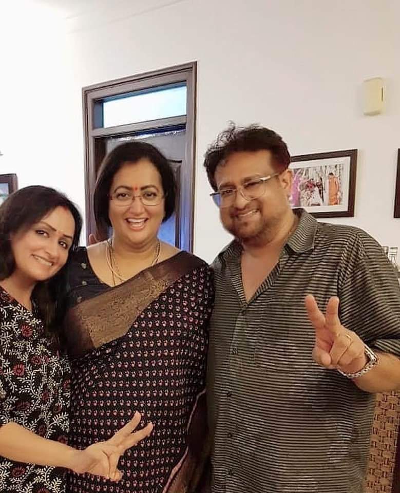 Sumalatha Ambareesh celebration victory with friends